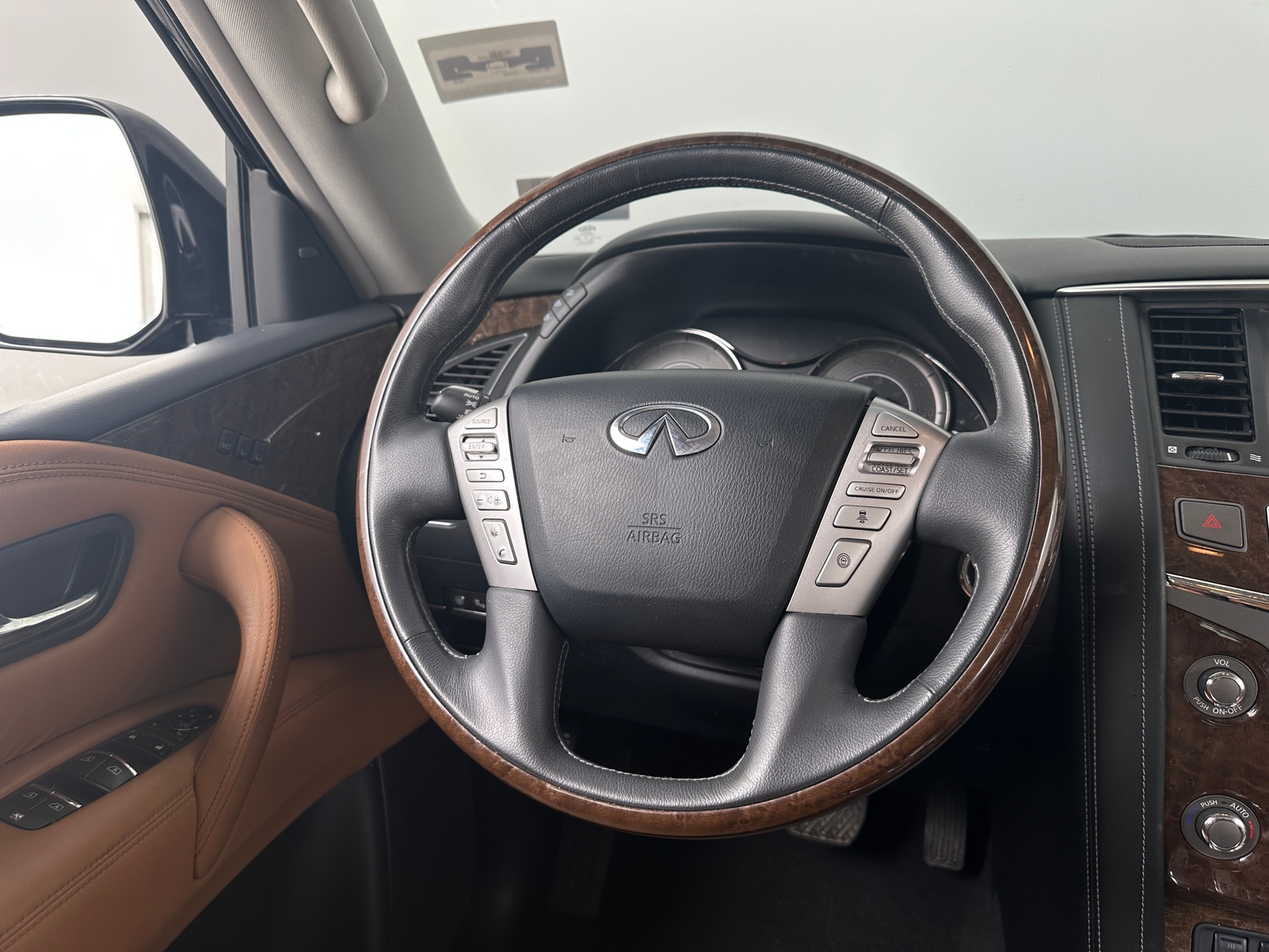 Thumbnail: 2016 INFINITI QX80 - 5