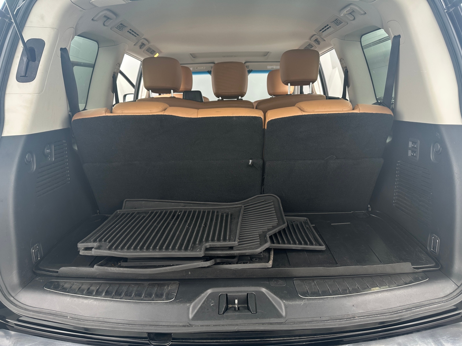 Thumbnail: 2016 INFINITI QX80 - 7