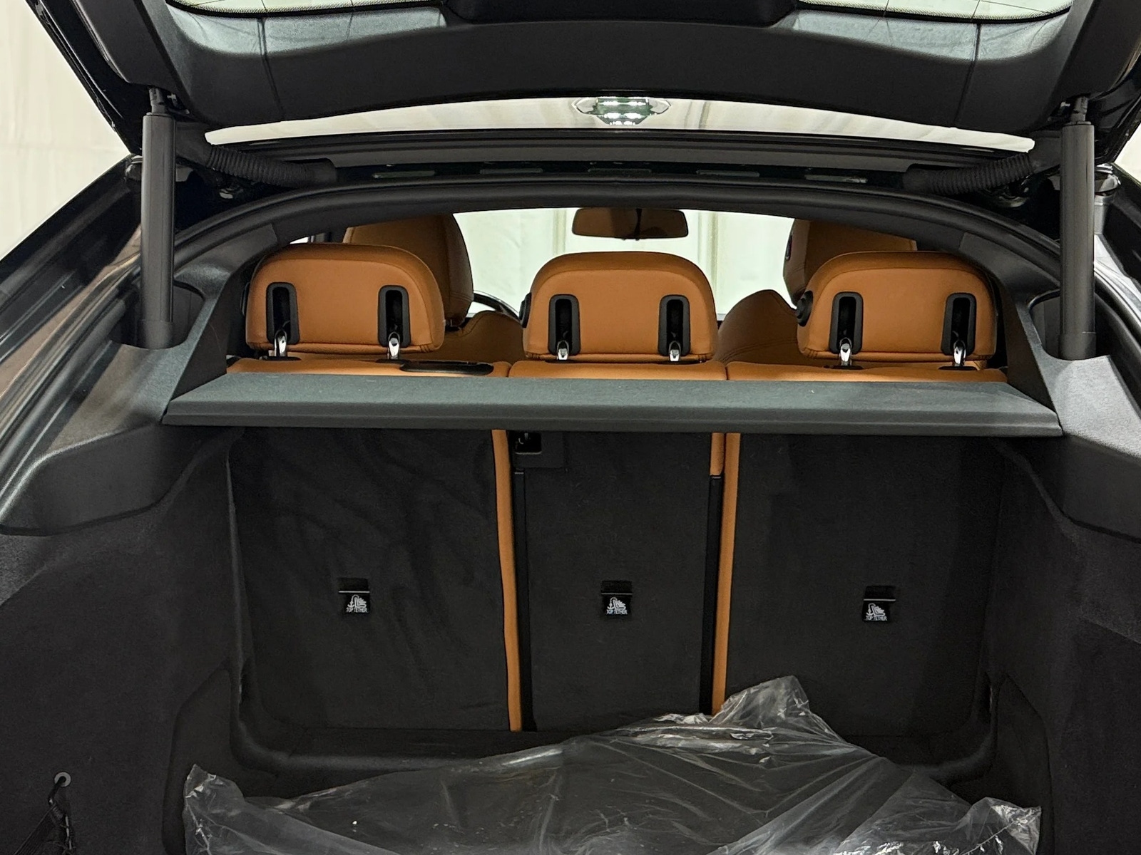 Thumbnail: 2023 BMW i4 - 4