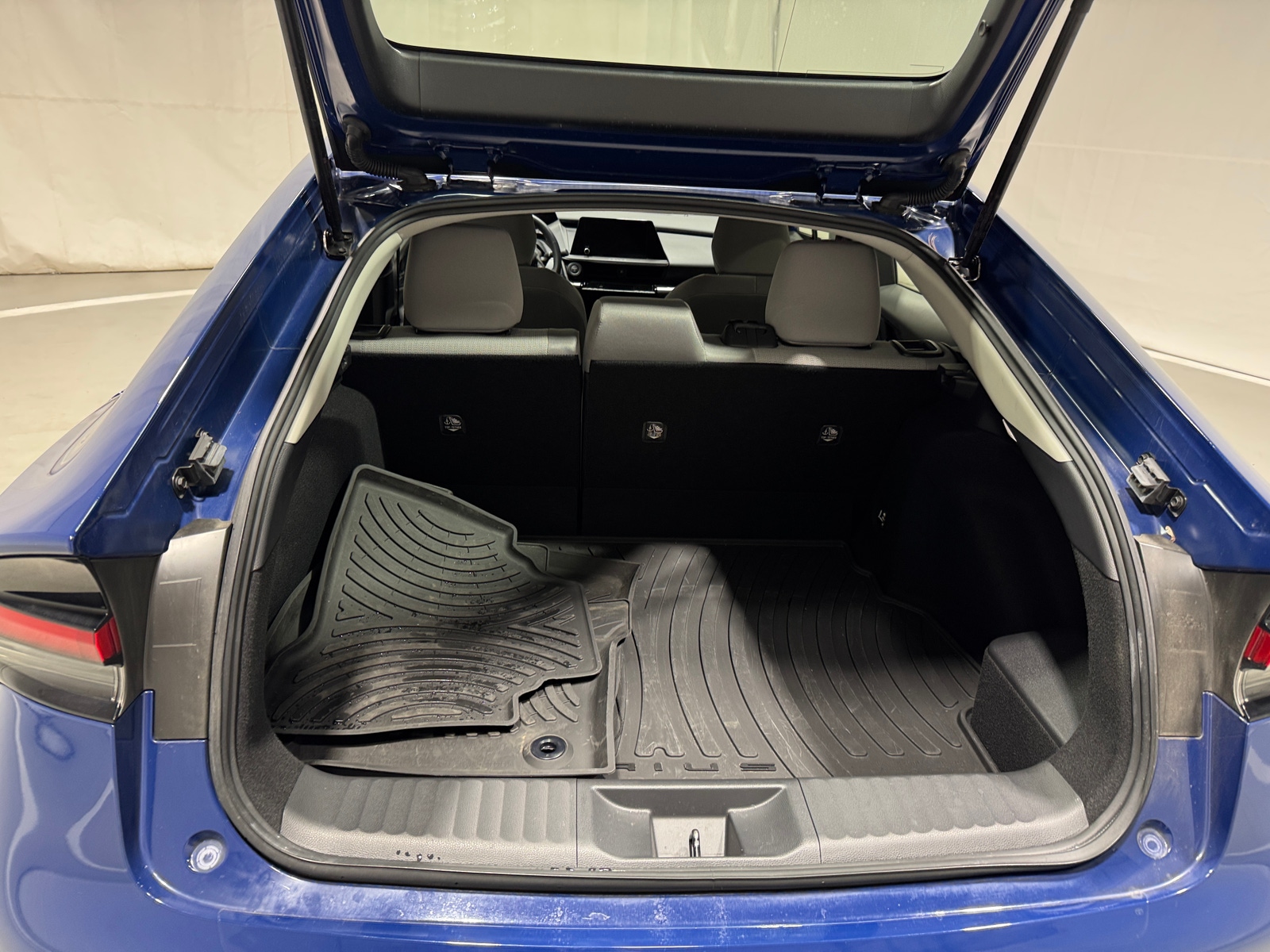 Thumbnail: 2024 Toyota Prius - 7