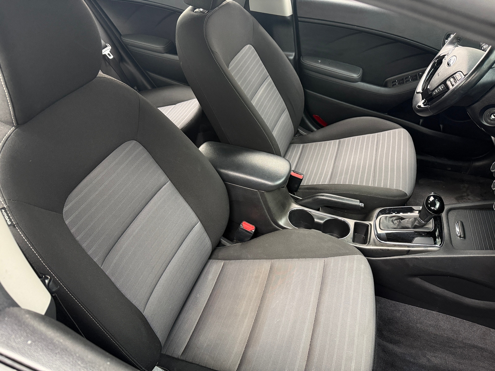 Thumbnail: 2017 Kia Forte - 2