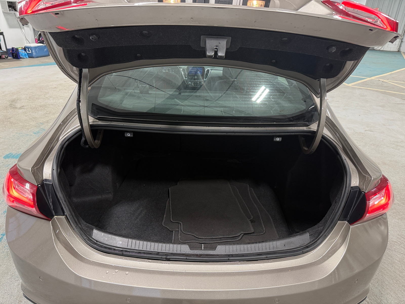 Thumbnail: 2024 Chevrolet Malibu - 6