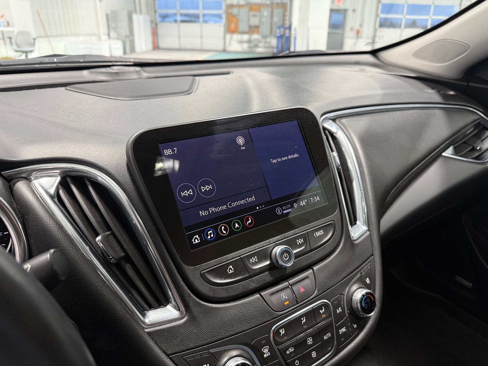 Thumbnail: 2024 Chevrolet Malibu - 3