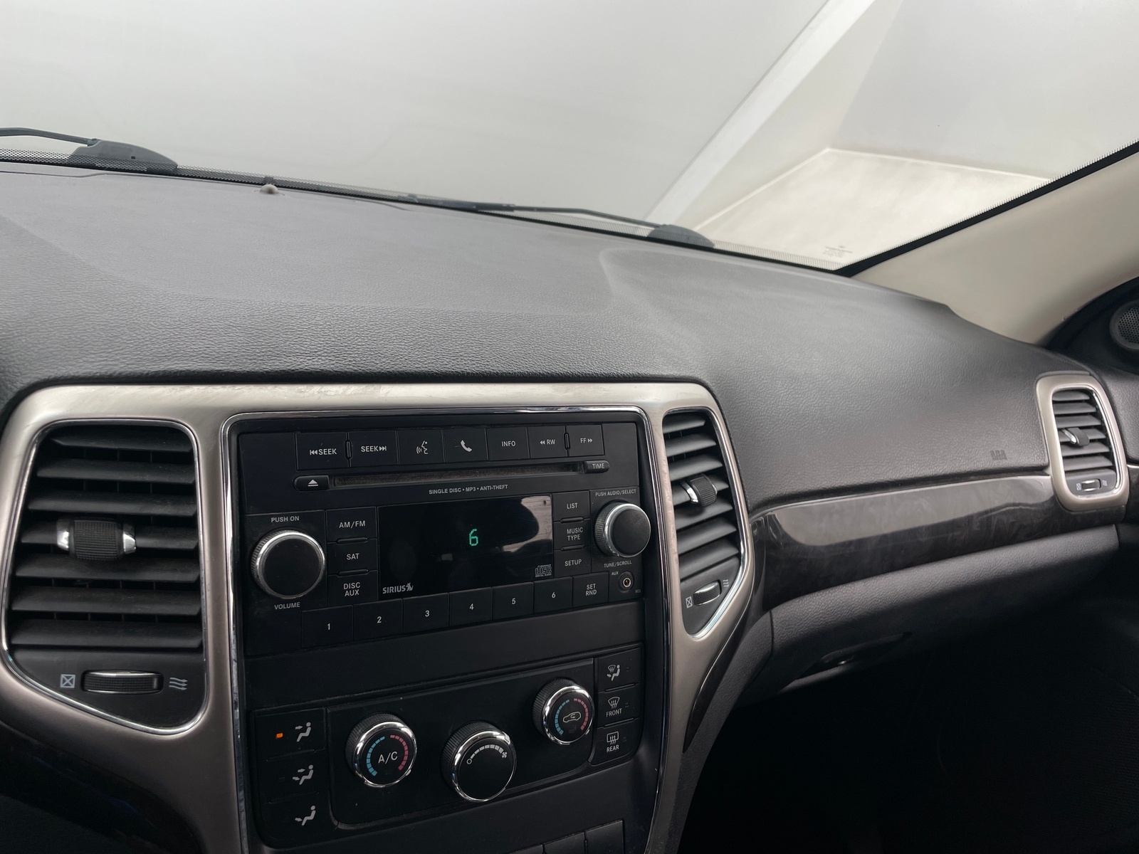 Thumbnail: 2013 Jeep Grand Cherokee - 4