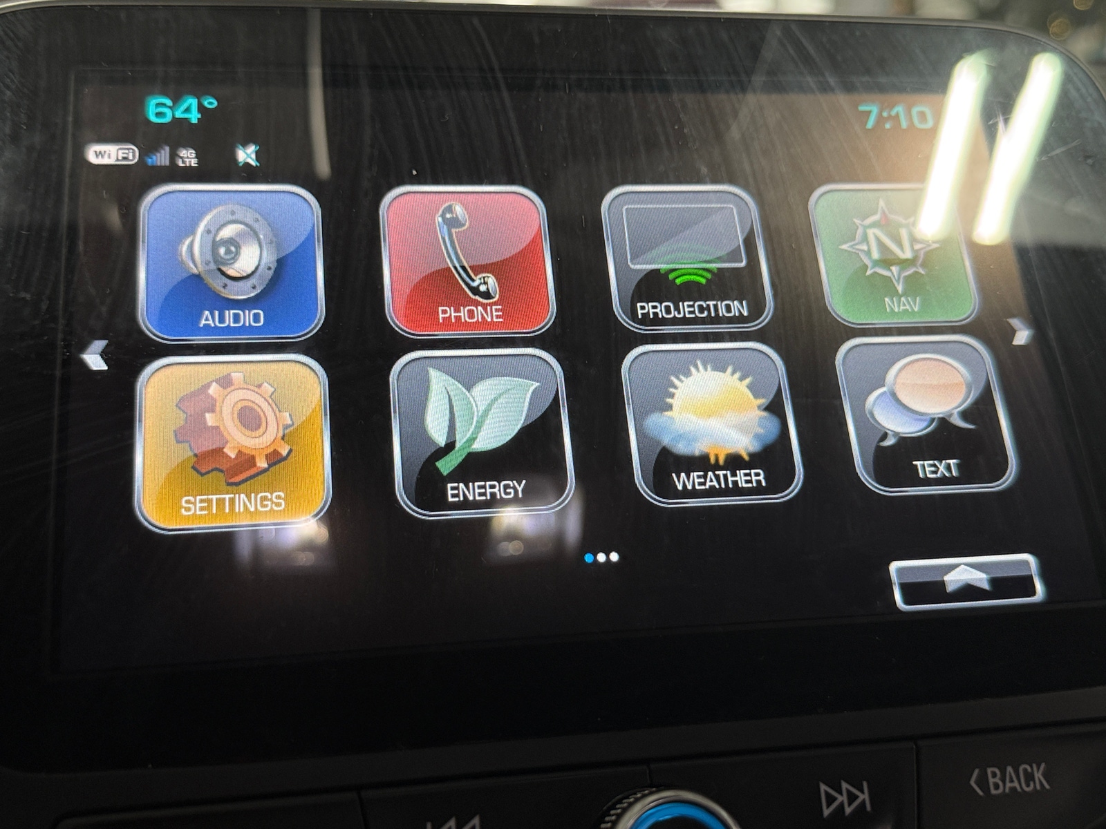 Thumbnail: 2018 Chevrolet Volt - 3