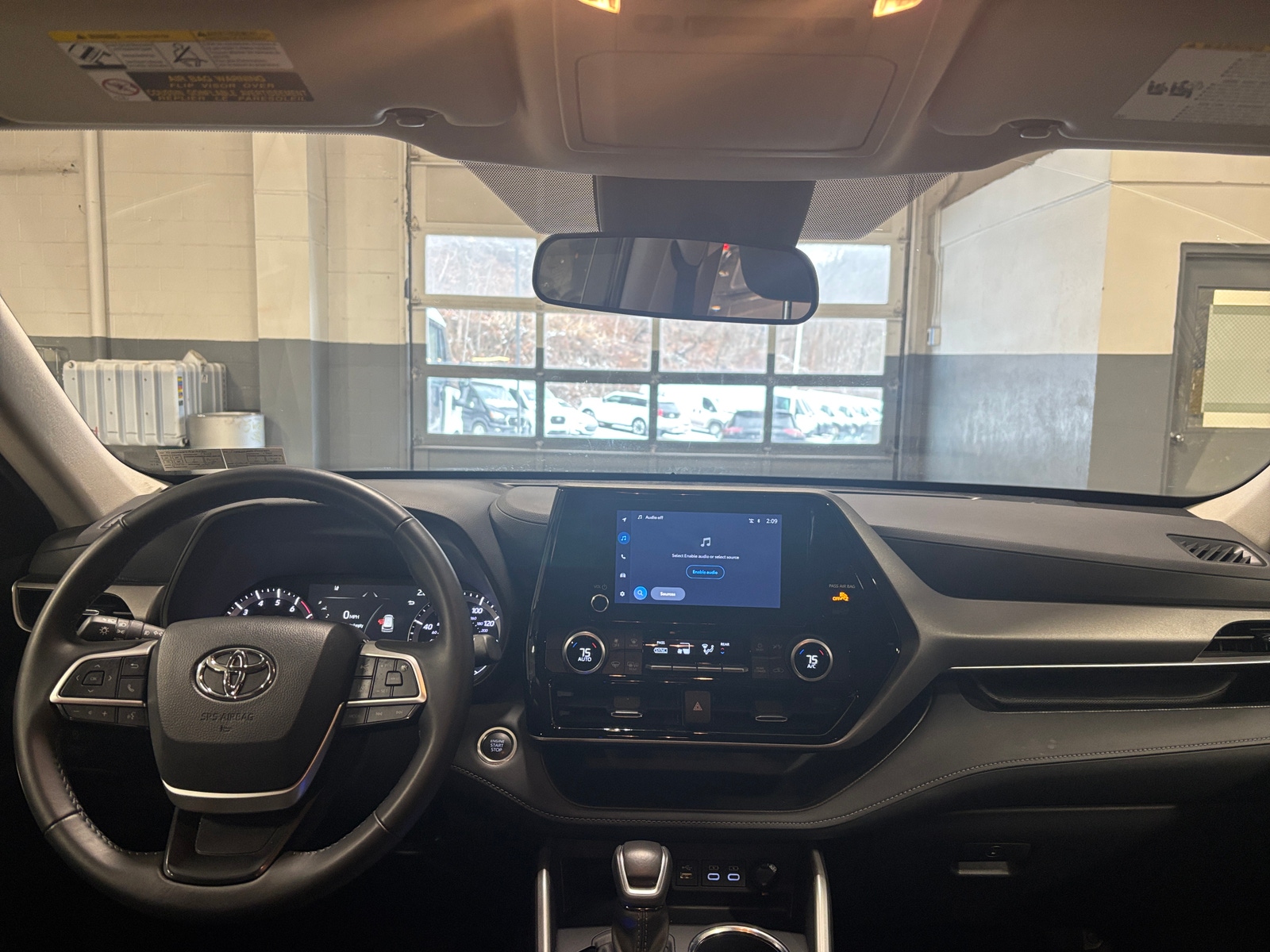 Thumbnail: 2025 Toyota Highlander - 3