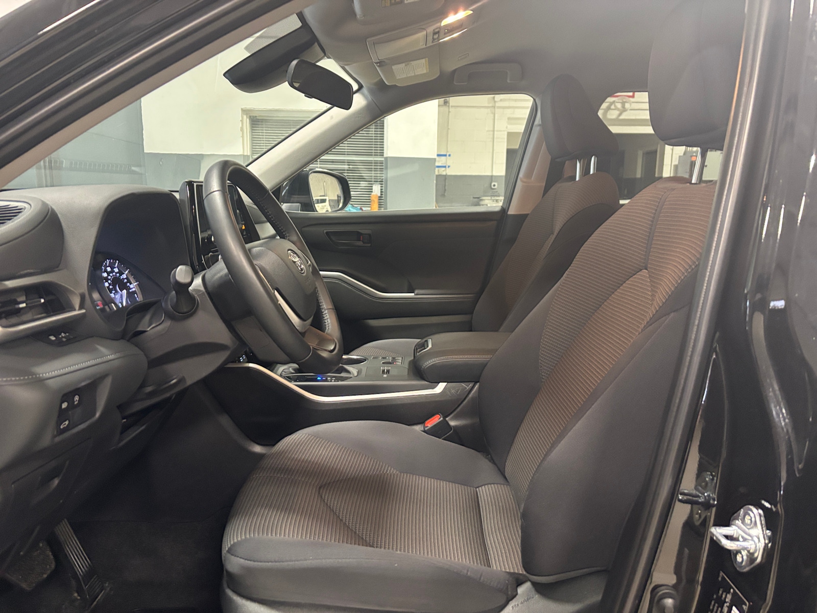 Thumbnail: 2025 Toyota Highlander - 2