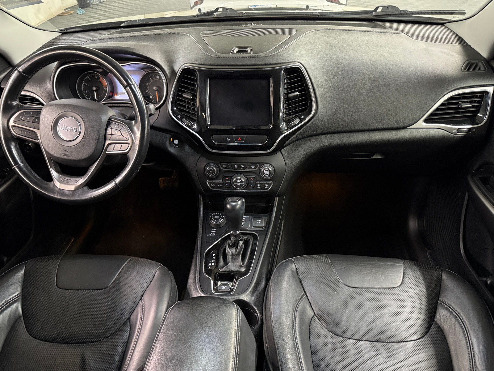 Thumbnail: 2019 Jeep Cherokee - 2