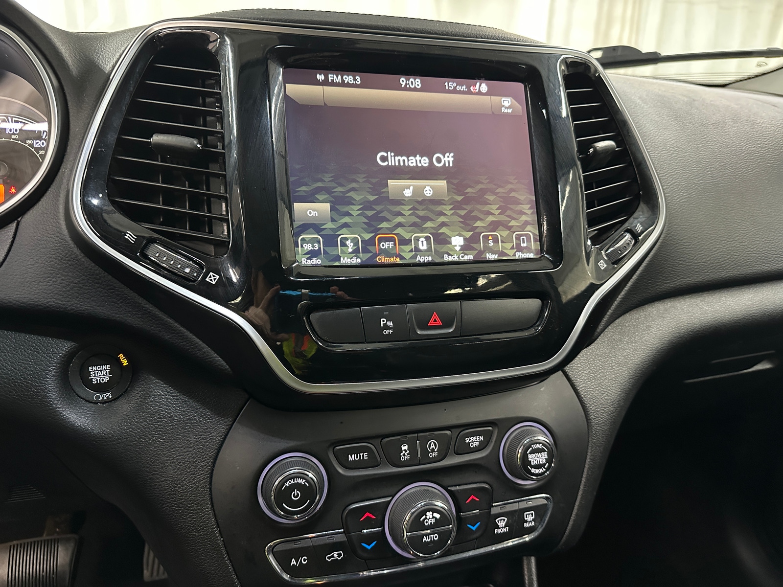 Thumbnail: 2019 Jeep Cherokee - 3