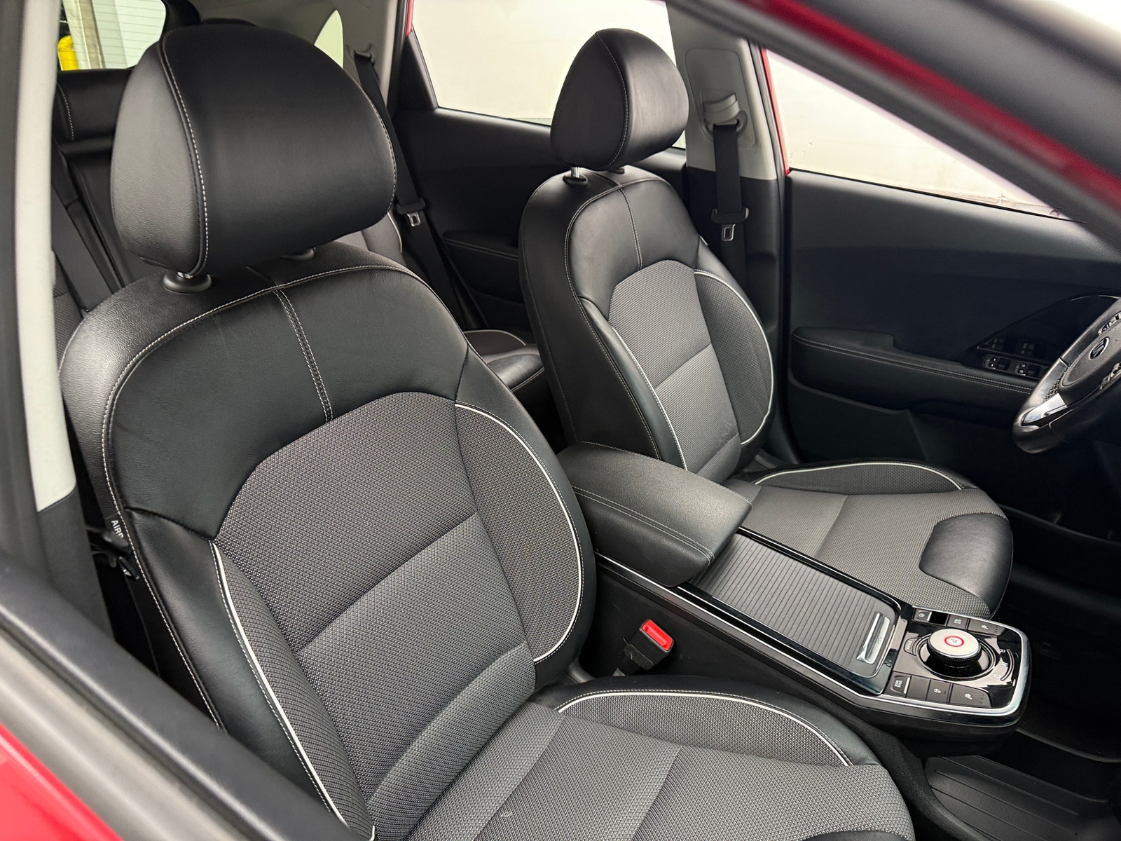 Thumbnail: 2020 Kia Niro - 2