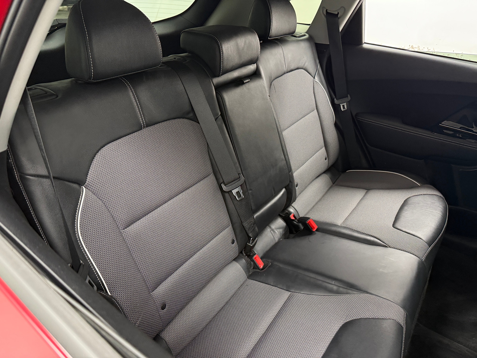 Thumbnail: 2020 Kia Niro - 6