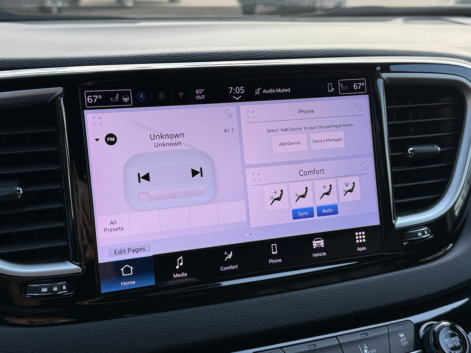 Thumbnail: 2025 Chrysler Pacifica - 4