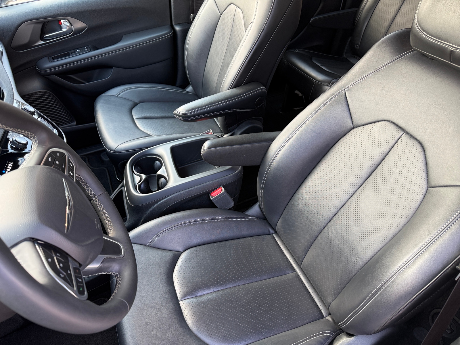 Thumbnail: 2025 Chrysler Pacifica - 2