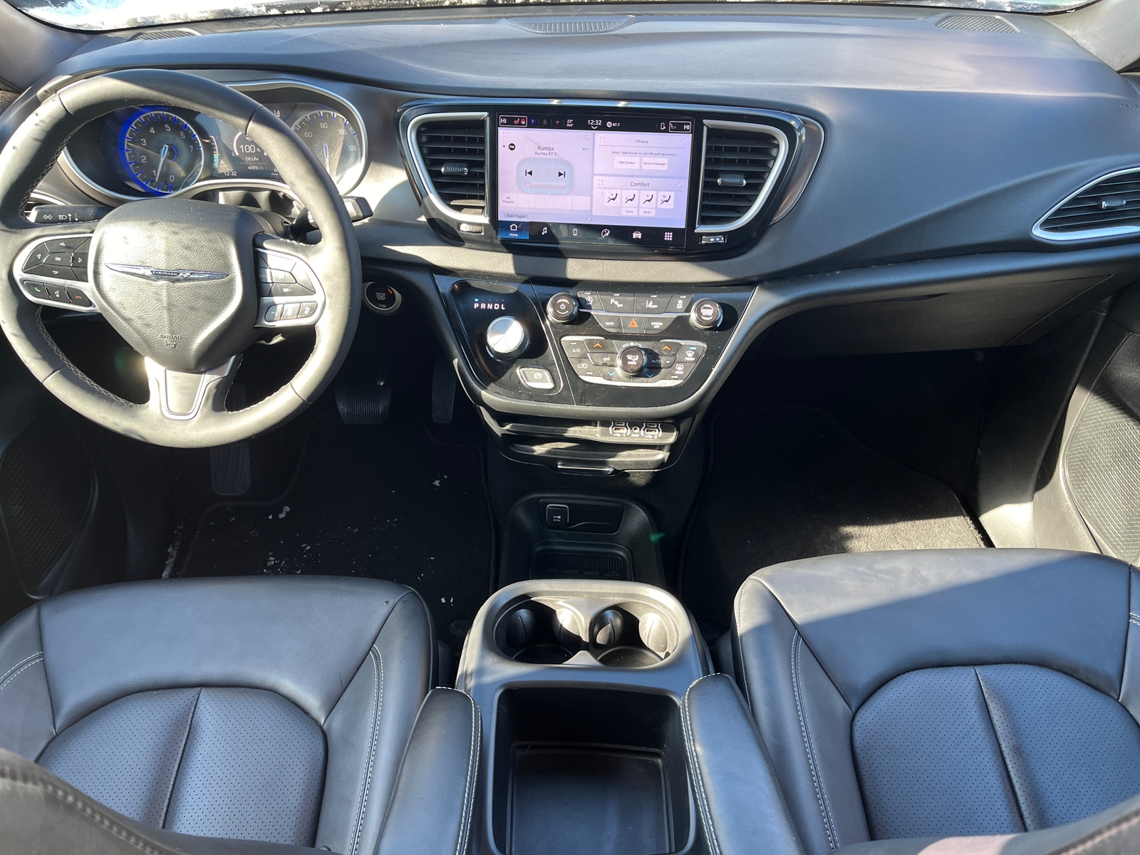 Thumbnail: 2025 Chrysler Pacifica - 3