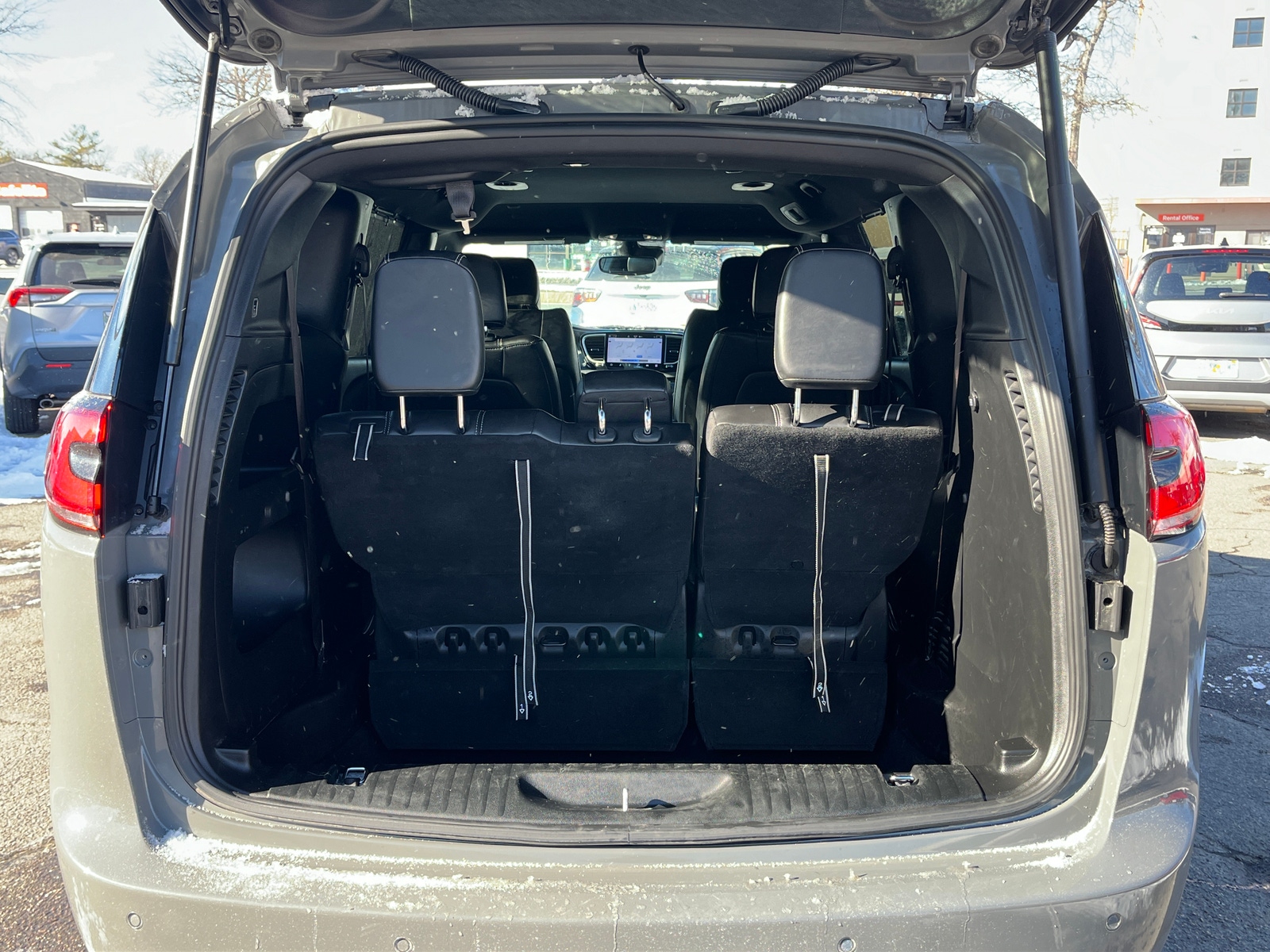 Thumbnail: 2025 Chrysler Pacifica - 5