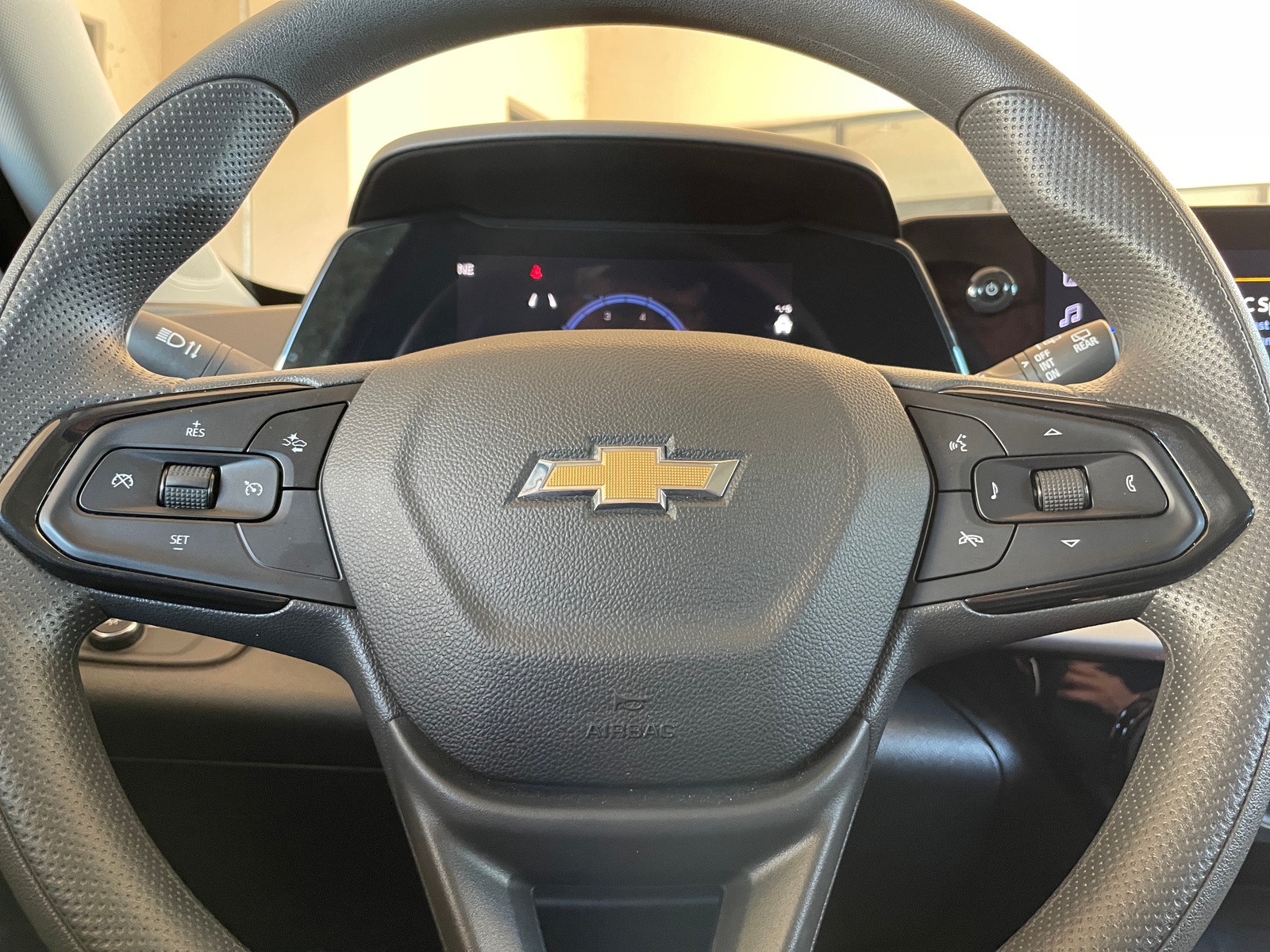 Thumbnail: 2025 Chevrolet Trax - 5