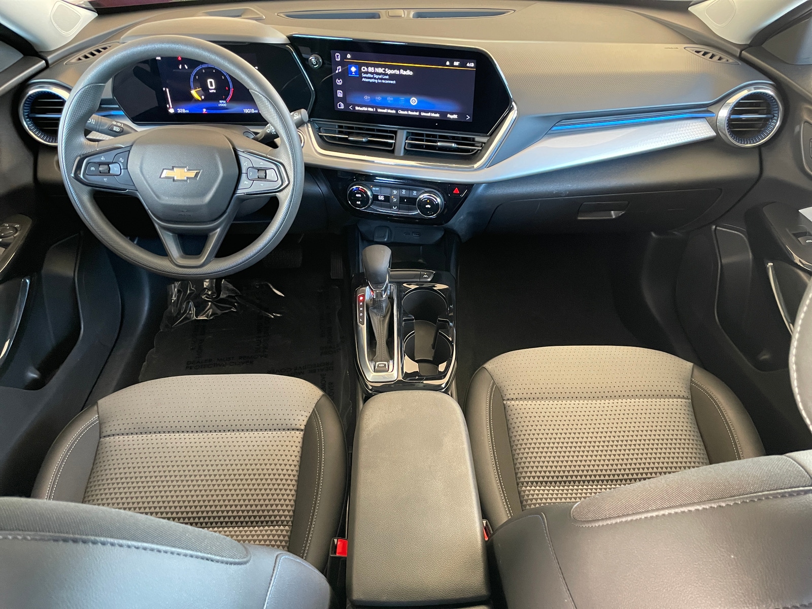 Thumbnail: 2025 Chevrolet Trax - 3