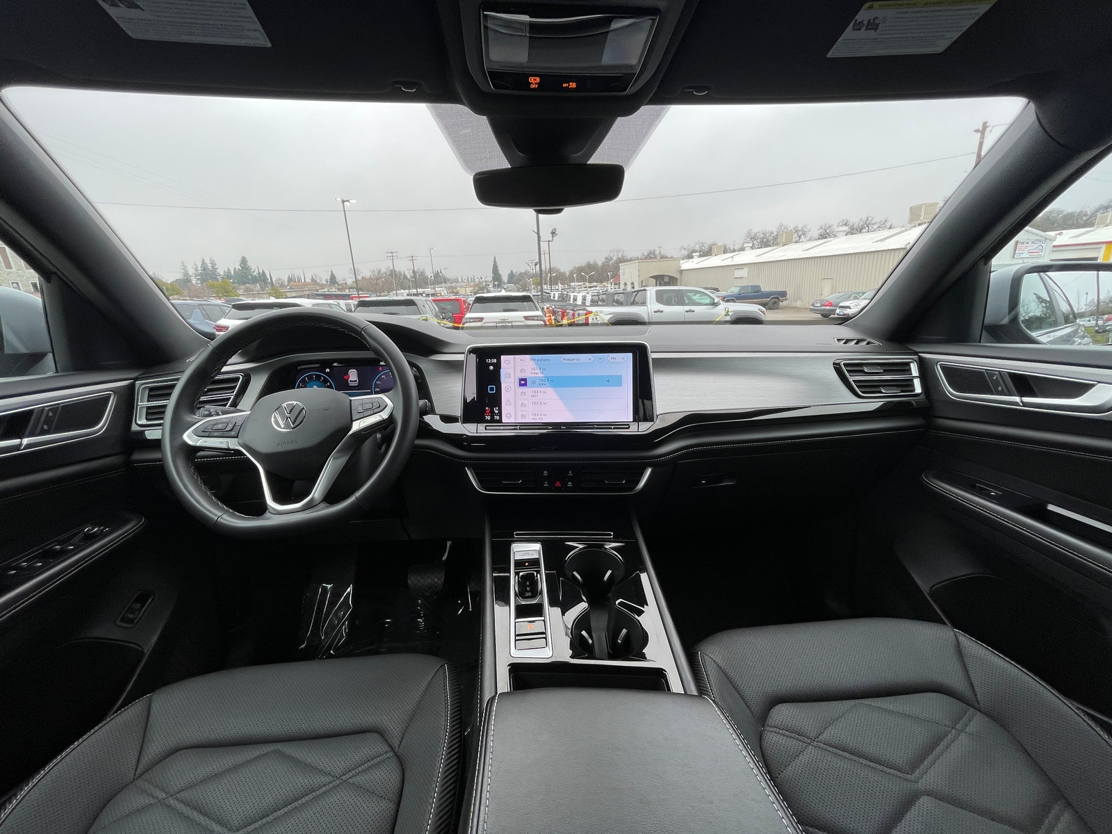 Thumbnail: 2025 Volkswagen Atlas - 3