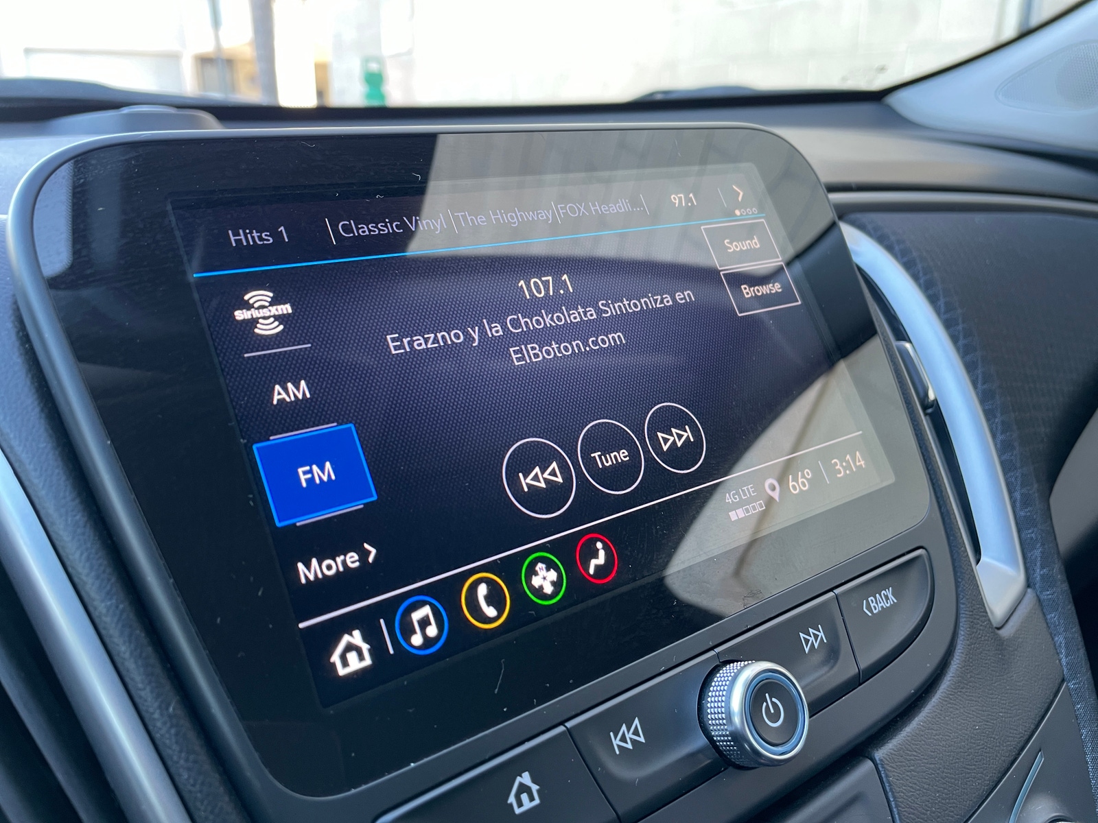 Thumbnail: 2024 Chevrolet Malibu - 4