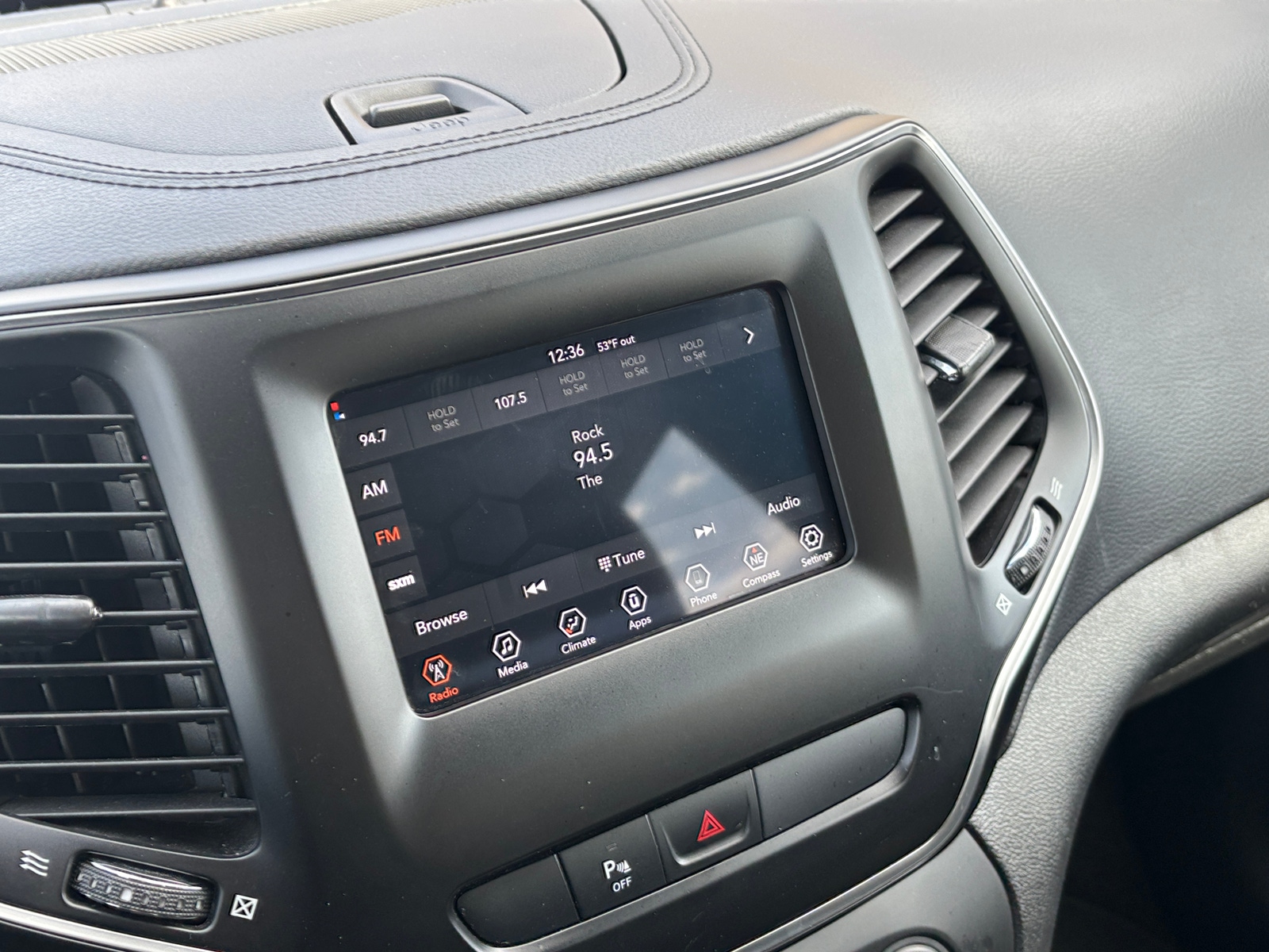 Thumbnail: 2020 Jeep Cherokee - 4