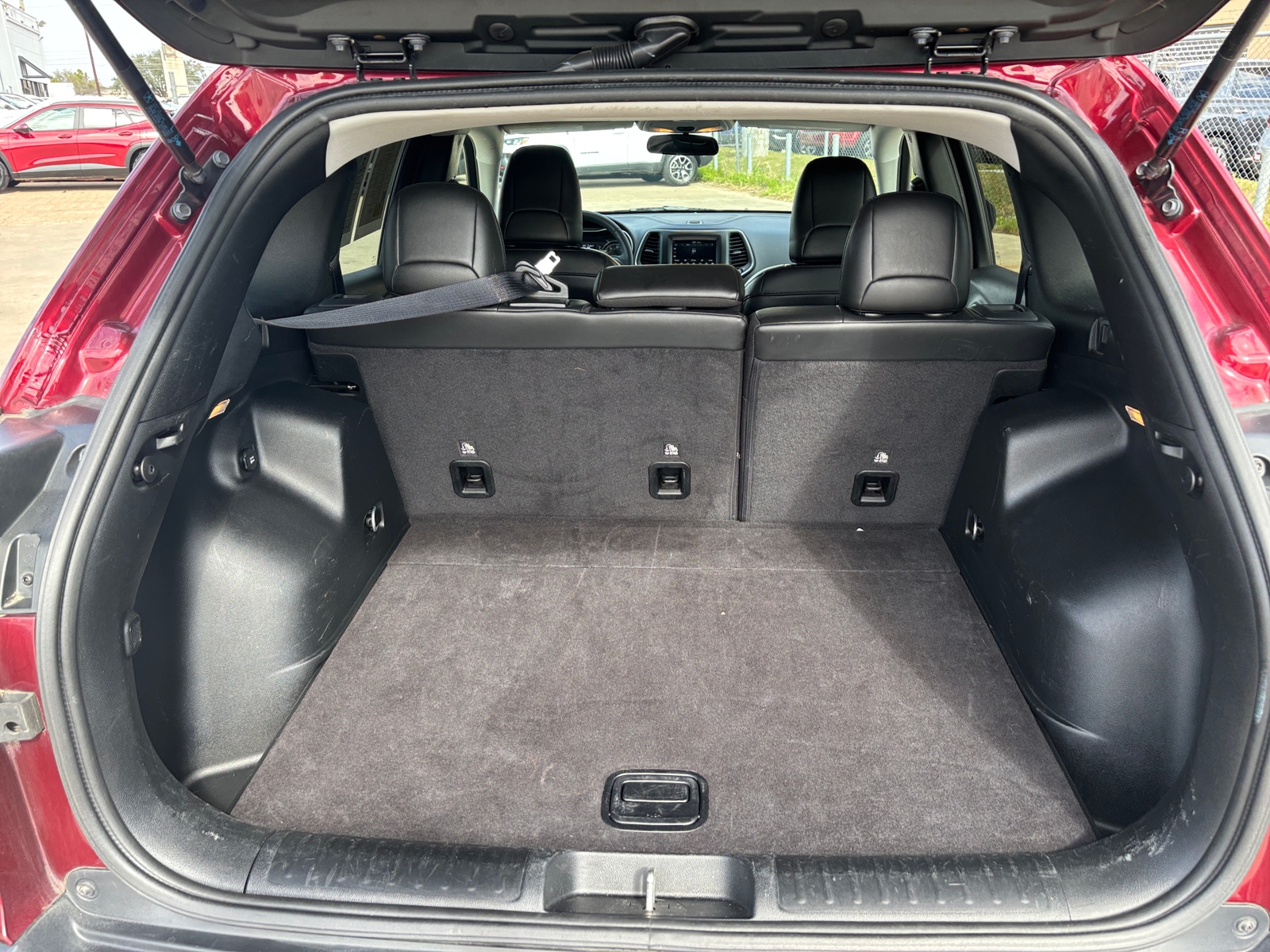 Thumbnail: 2020 Jeep Cherokee - 6