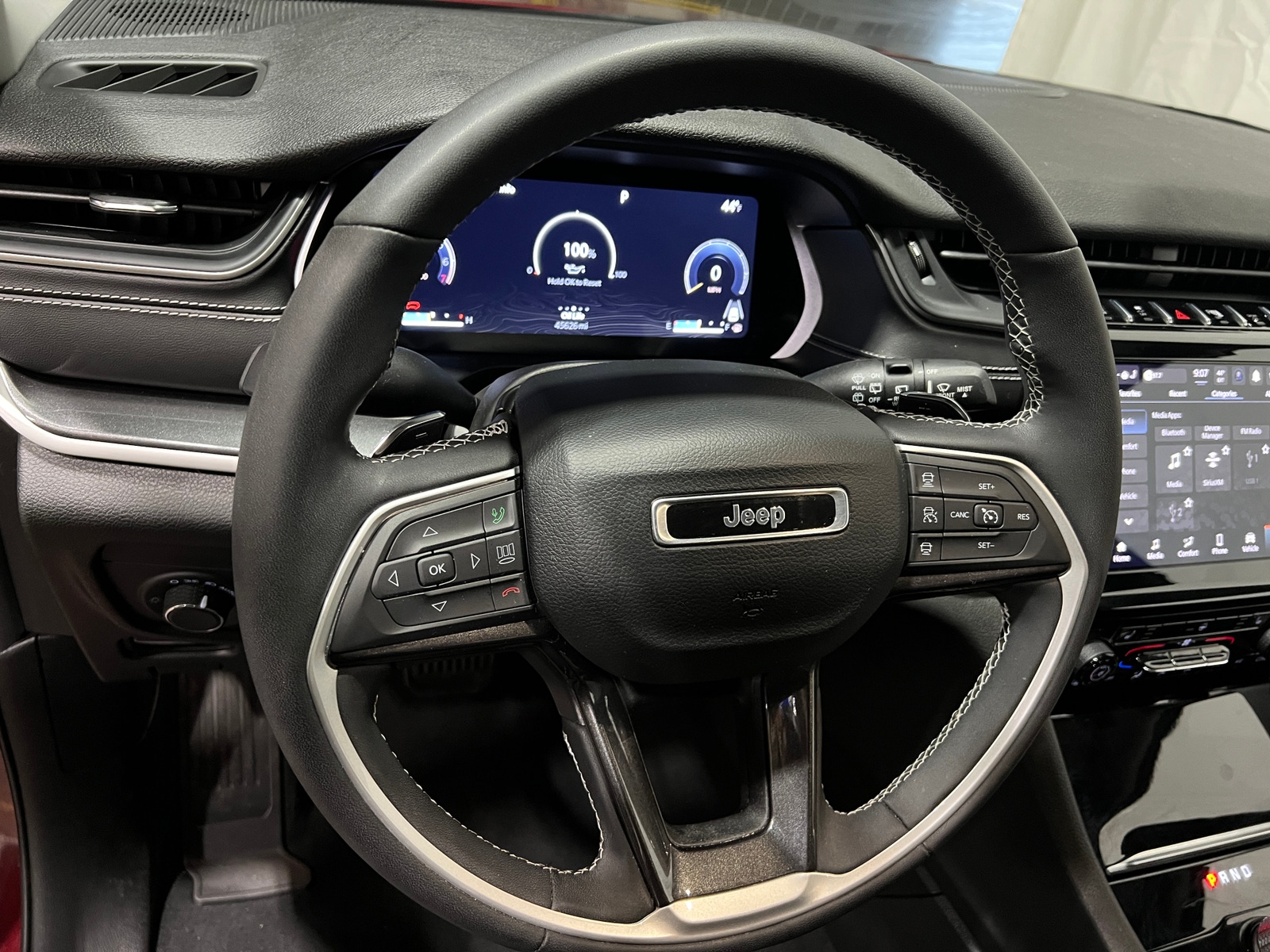 Thumbnail: 2023 Jeep Grand Cherokee - 5