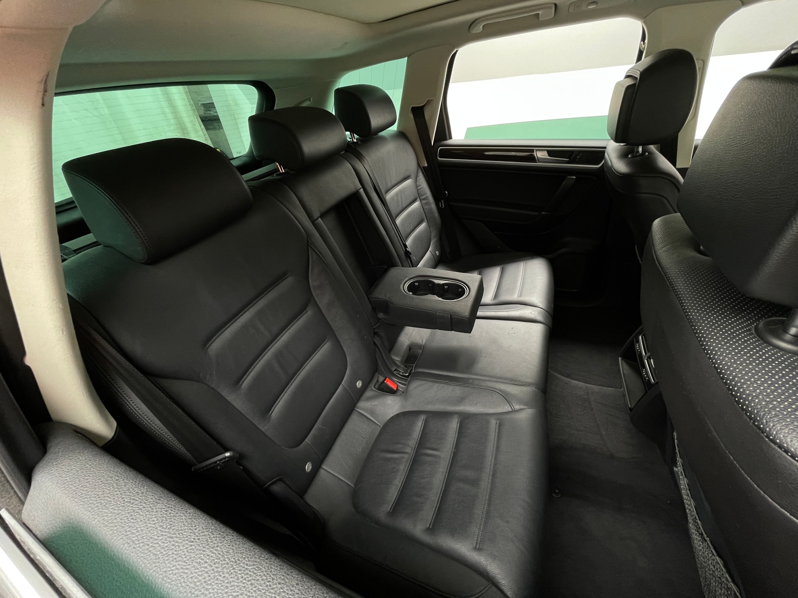 Thumbnail: 2016 Volkswagen Touareg - 5