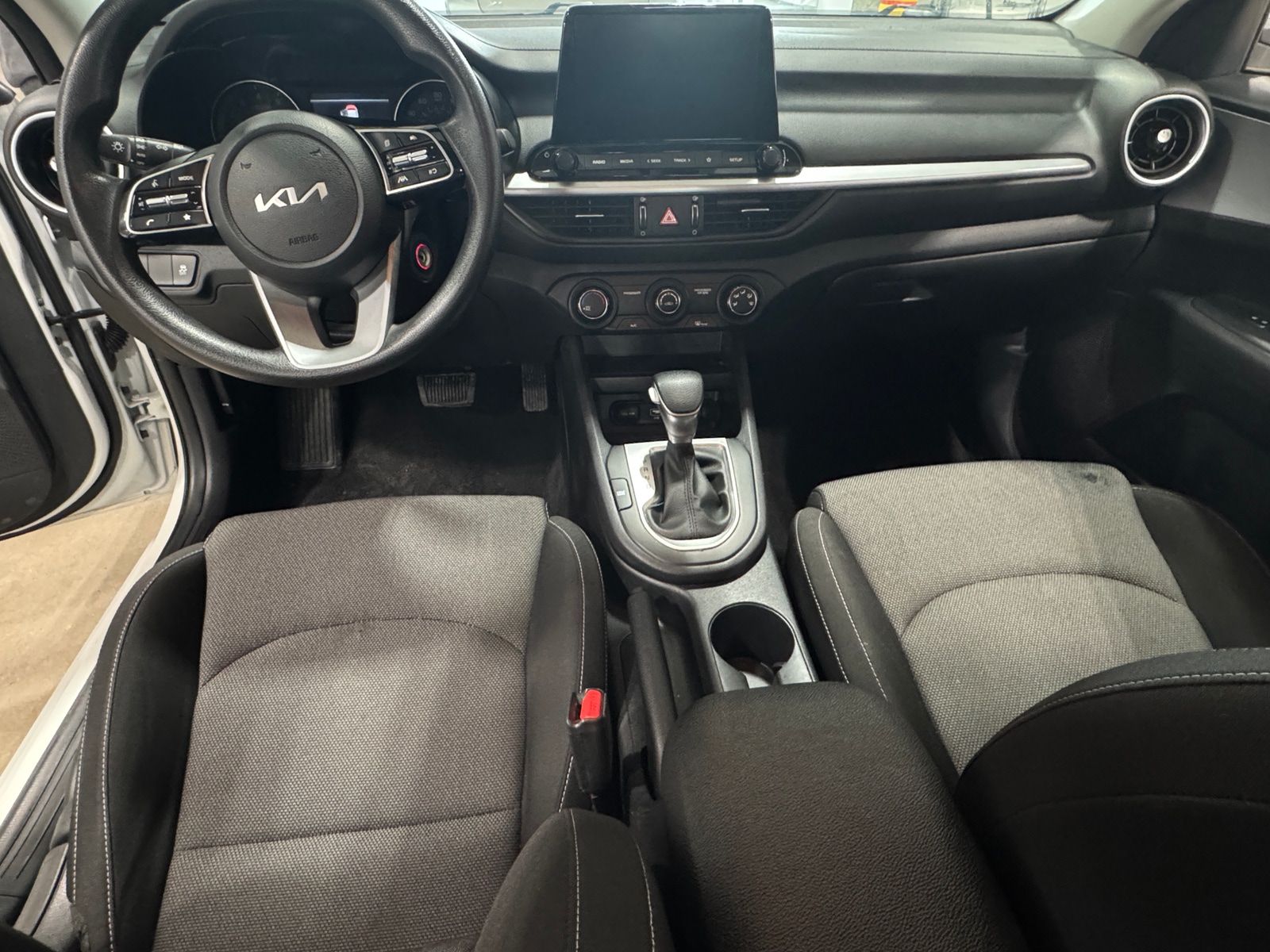 Thumbnail: 2024 Kia Forte - 3