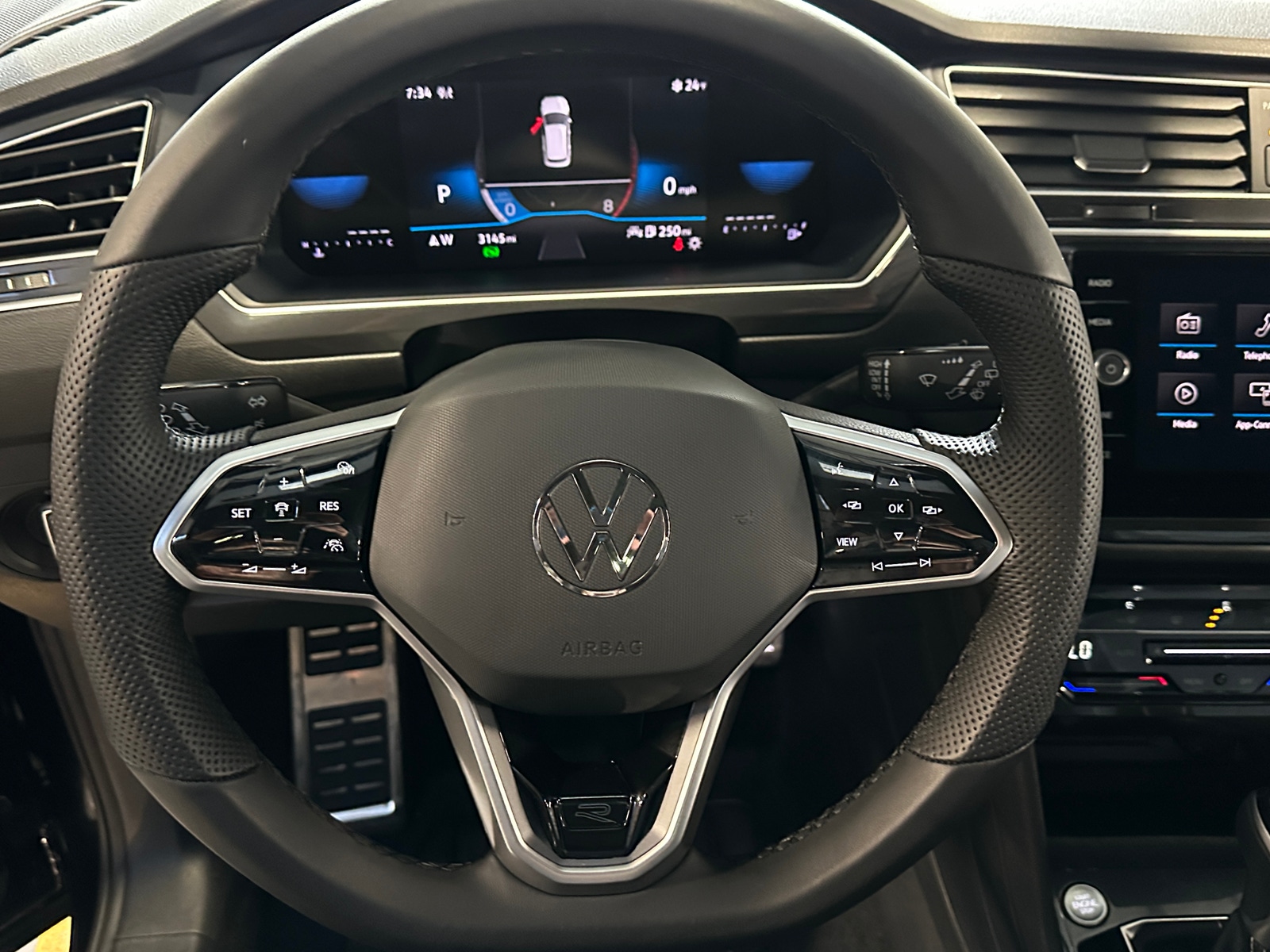 Thumbnail: 2024 Volkswagen Tiguan - 4