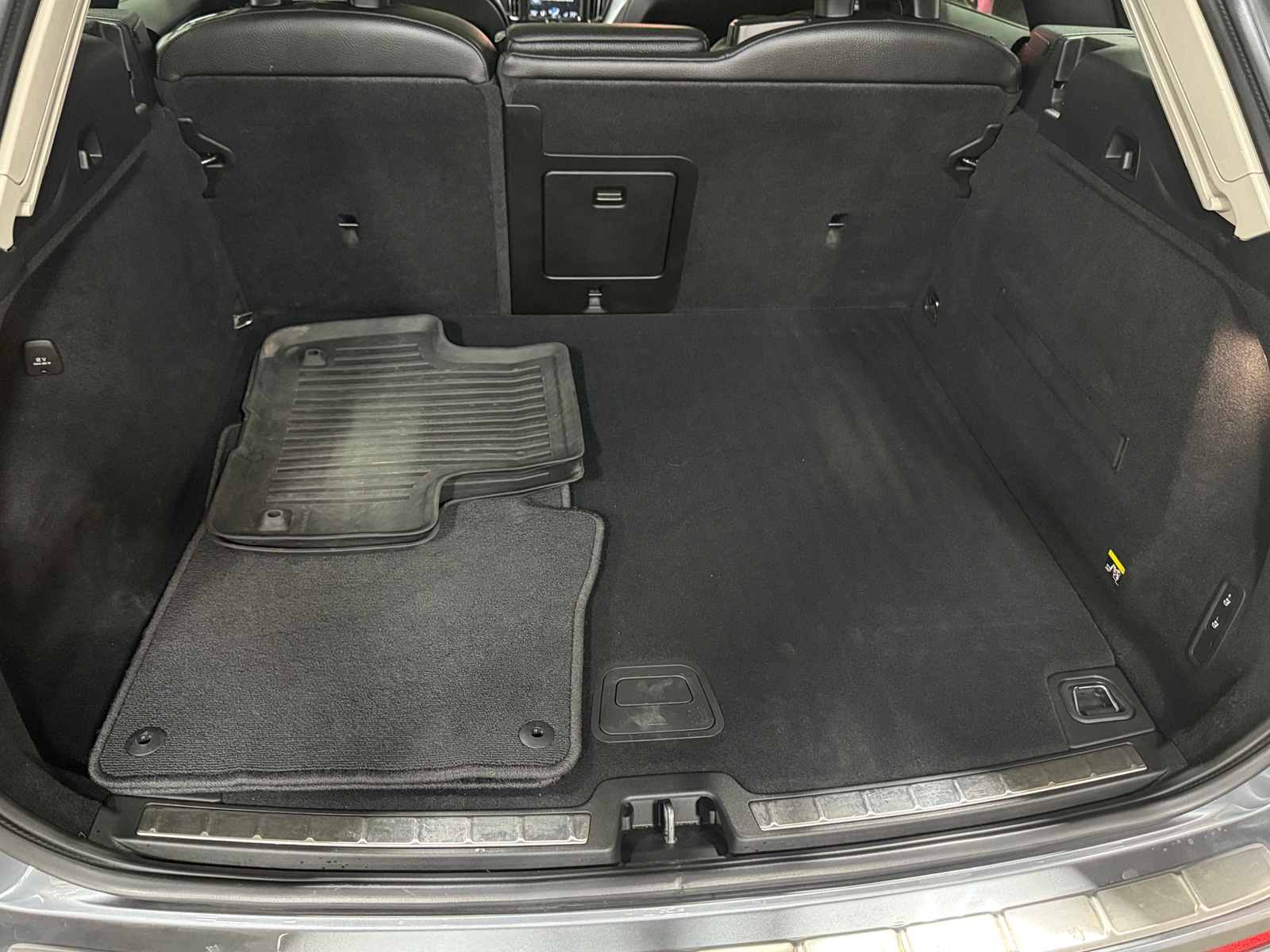 Thumbnail: 2018 Volvo XC60 - 6