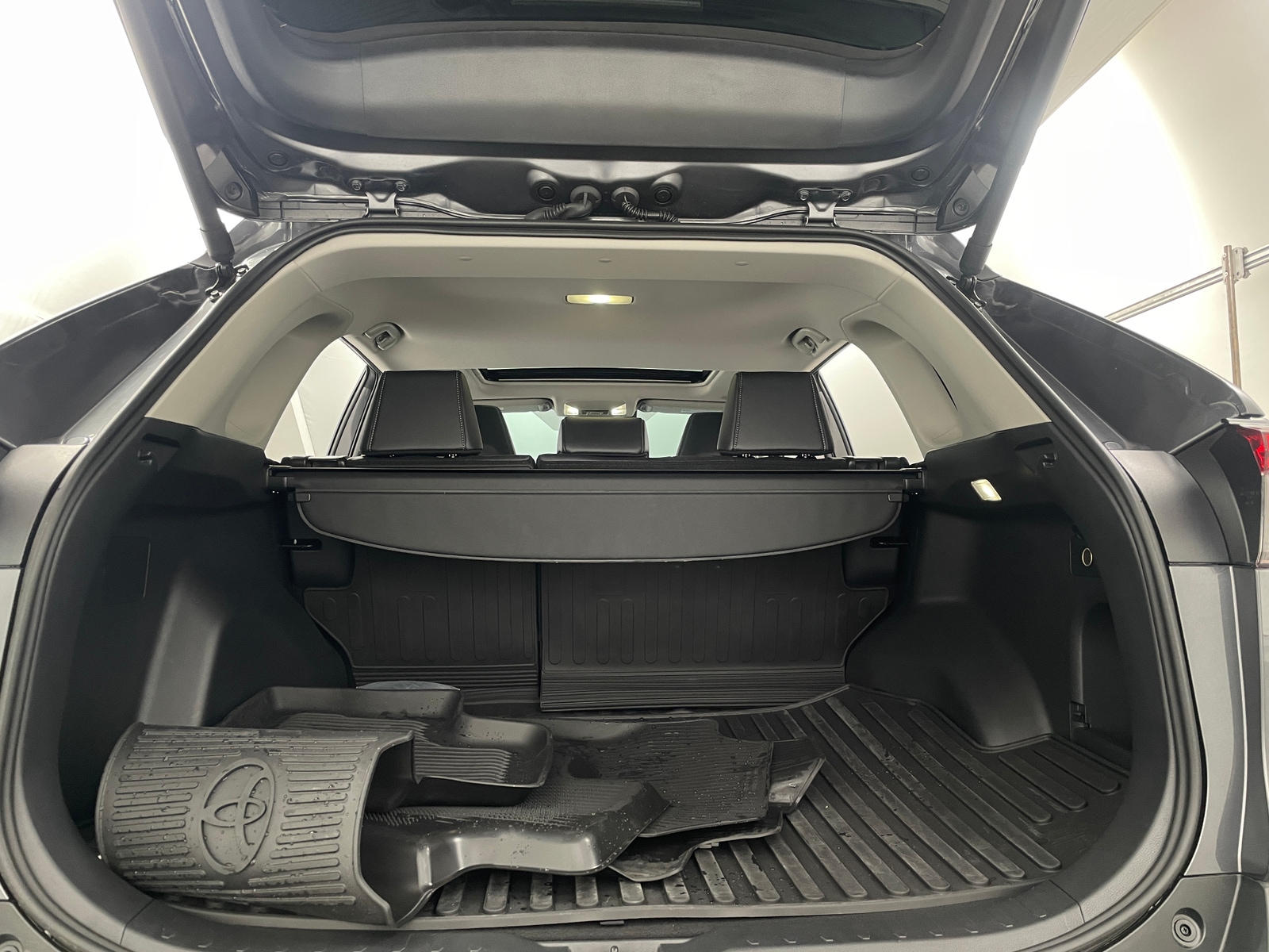 Thumbnail: 2025 Toyota RAV4 - 6