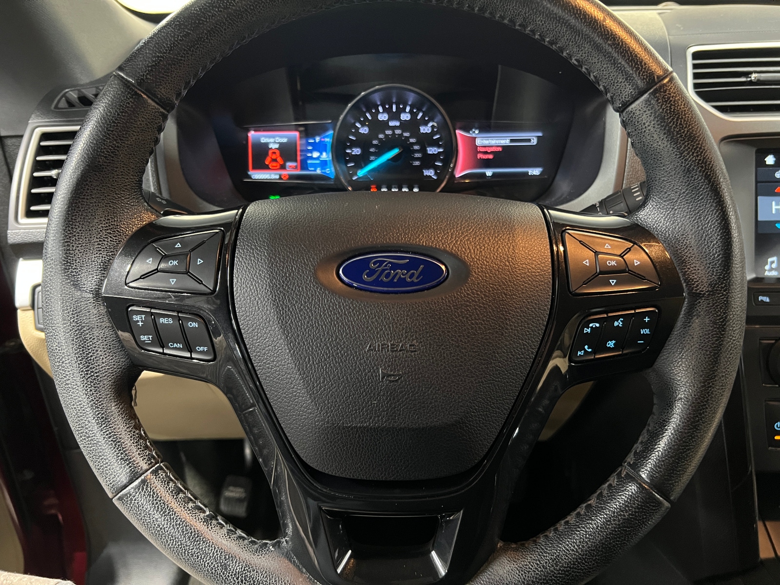 Thumbnail: 2017 Ford Explorer - 5