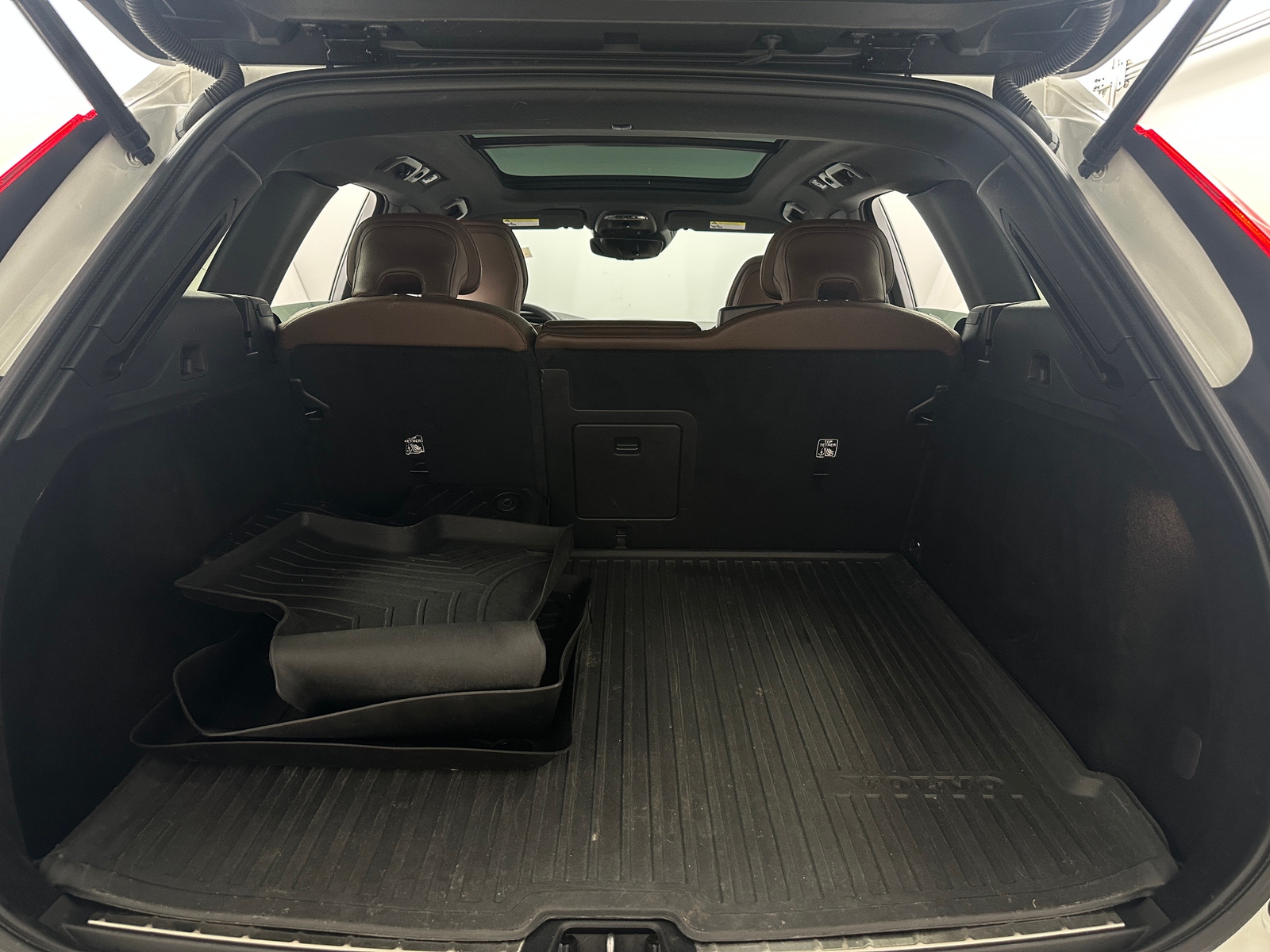 Thumbnail: 2021 Volvo XC60 - 6