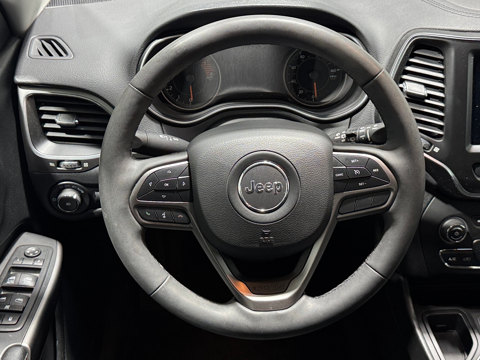 Thumbnail: 2021 Jeep Cherokee - 4