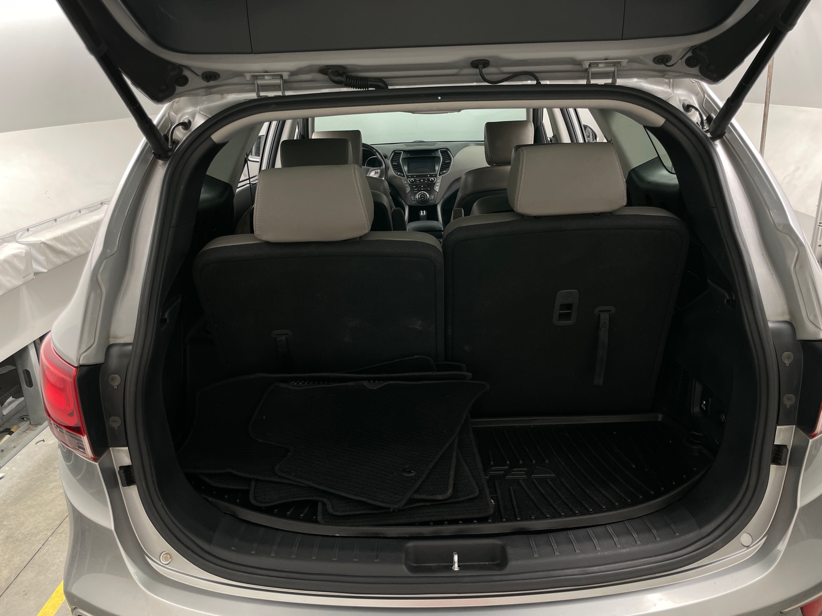 Thumbnail: 2018 Hyundai Santa Fe - 6