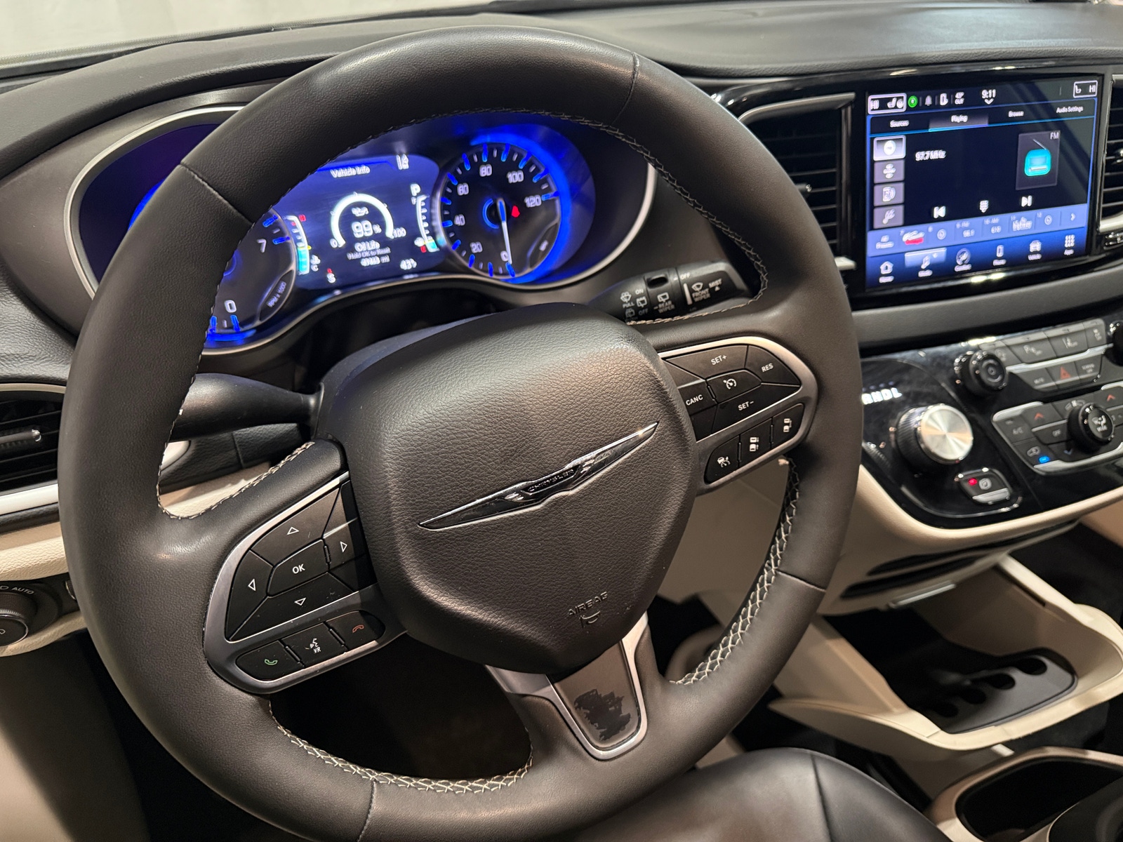 Thumbnail: 2024 Chrysler Pacifica - 4