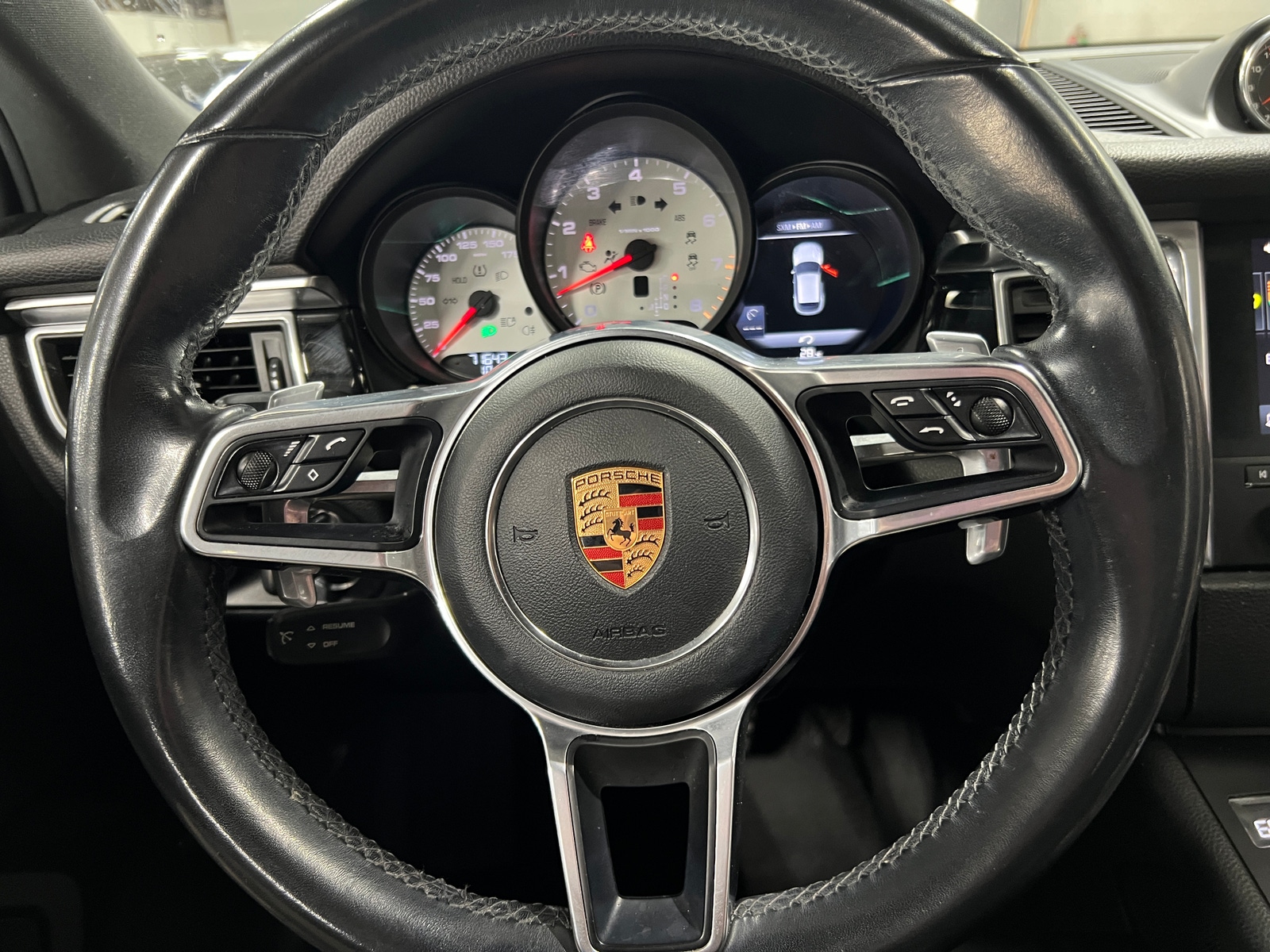 Thumbnail: 2018 Porsche Macan - 4