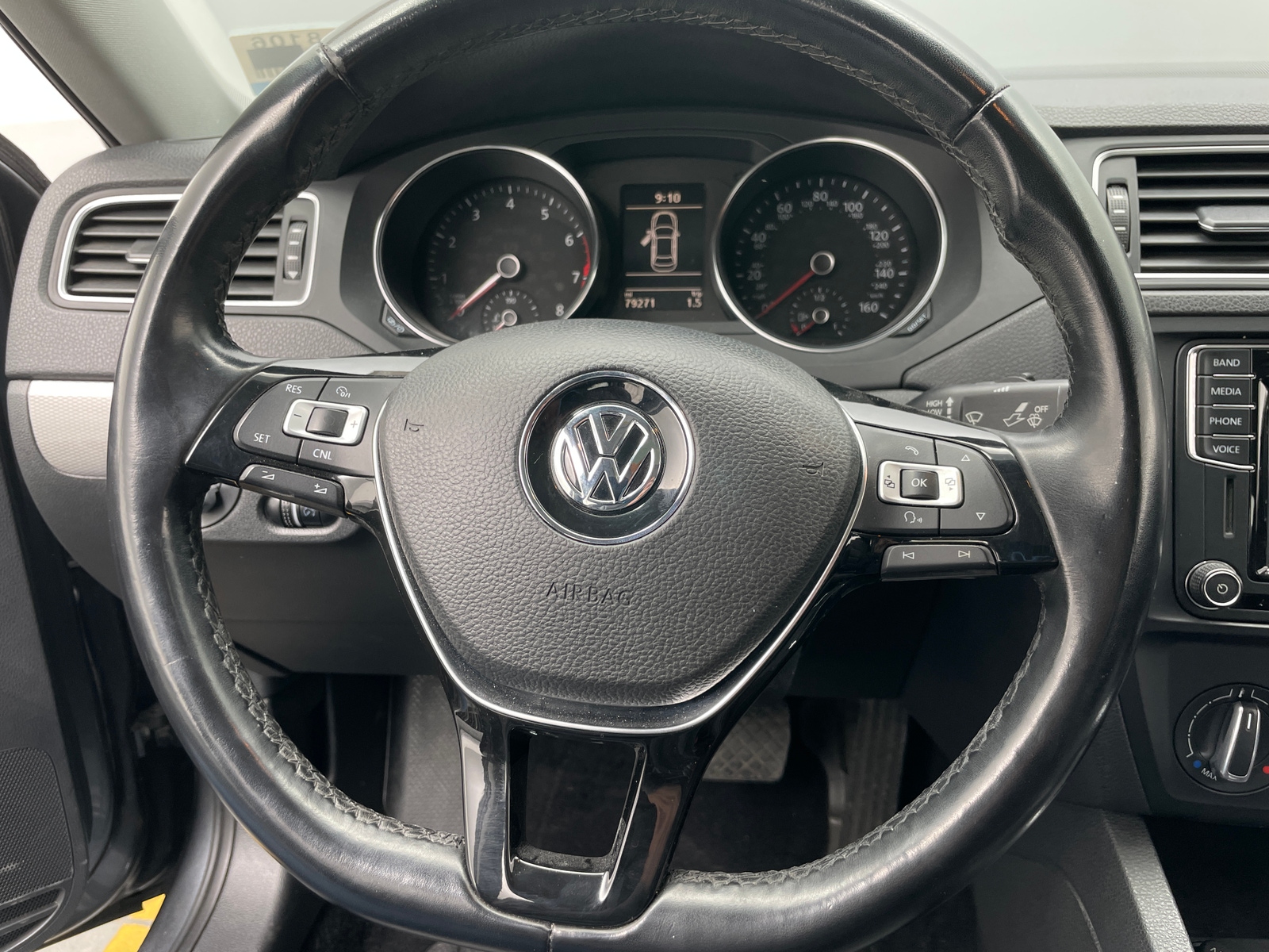 Thumbnail: 2017 Volkswagen Jetta - 4