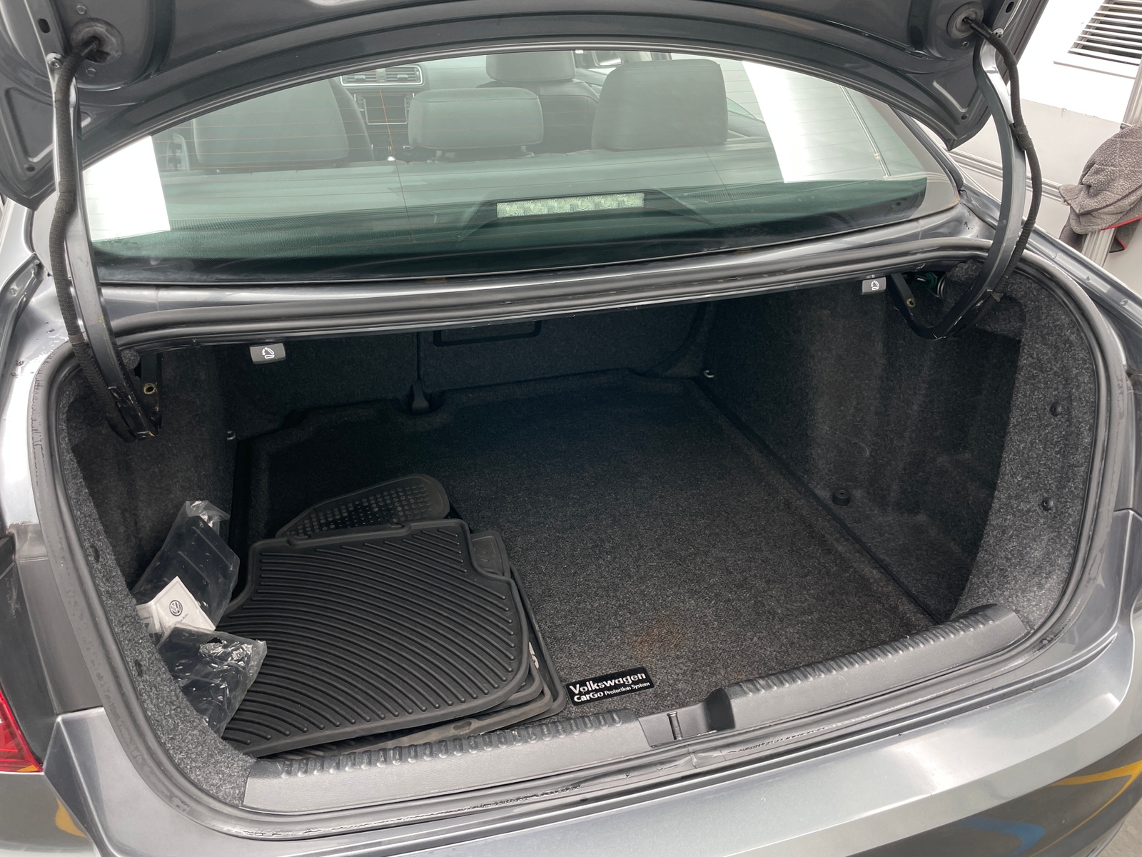 Thumbnail: 2017 Volkswagen Jetta - 6