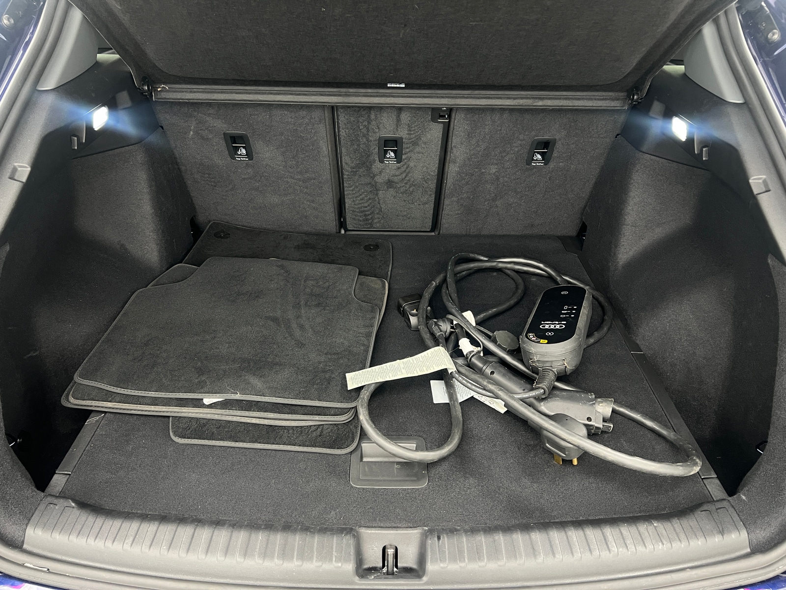 Thumbnail: 2023 Audi Q4 e-tron - 6