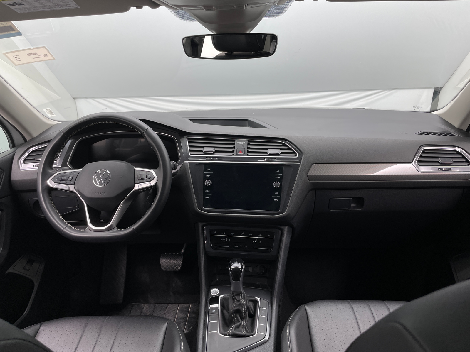 Thumbnail: 2024 Volkswagen Tiguan - 2