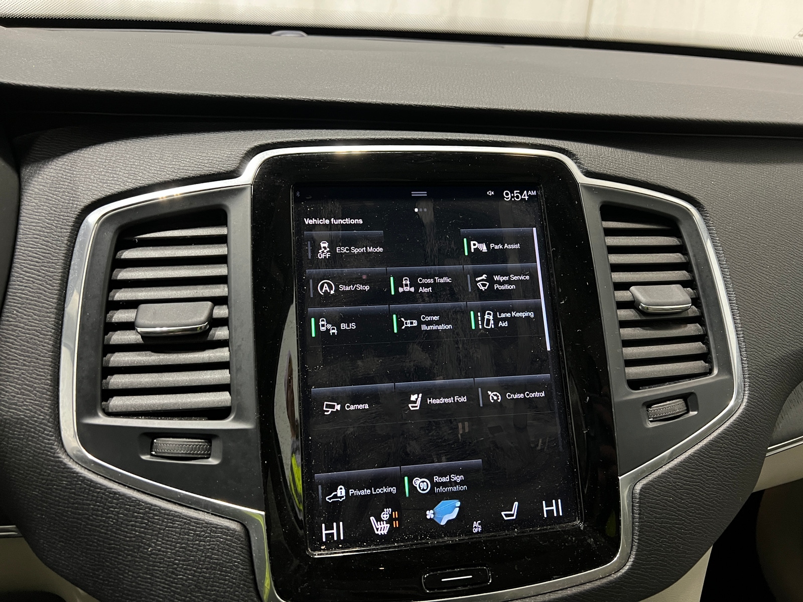 Thumbnail: 2020 Volvo XC90 - 3