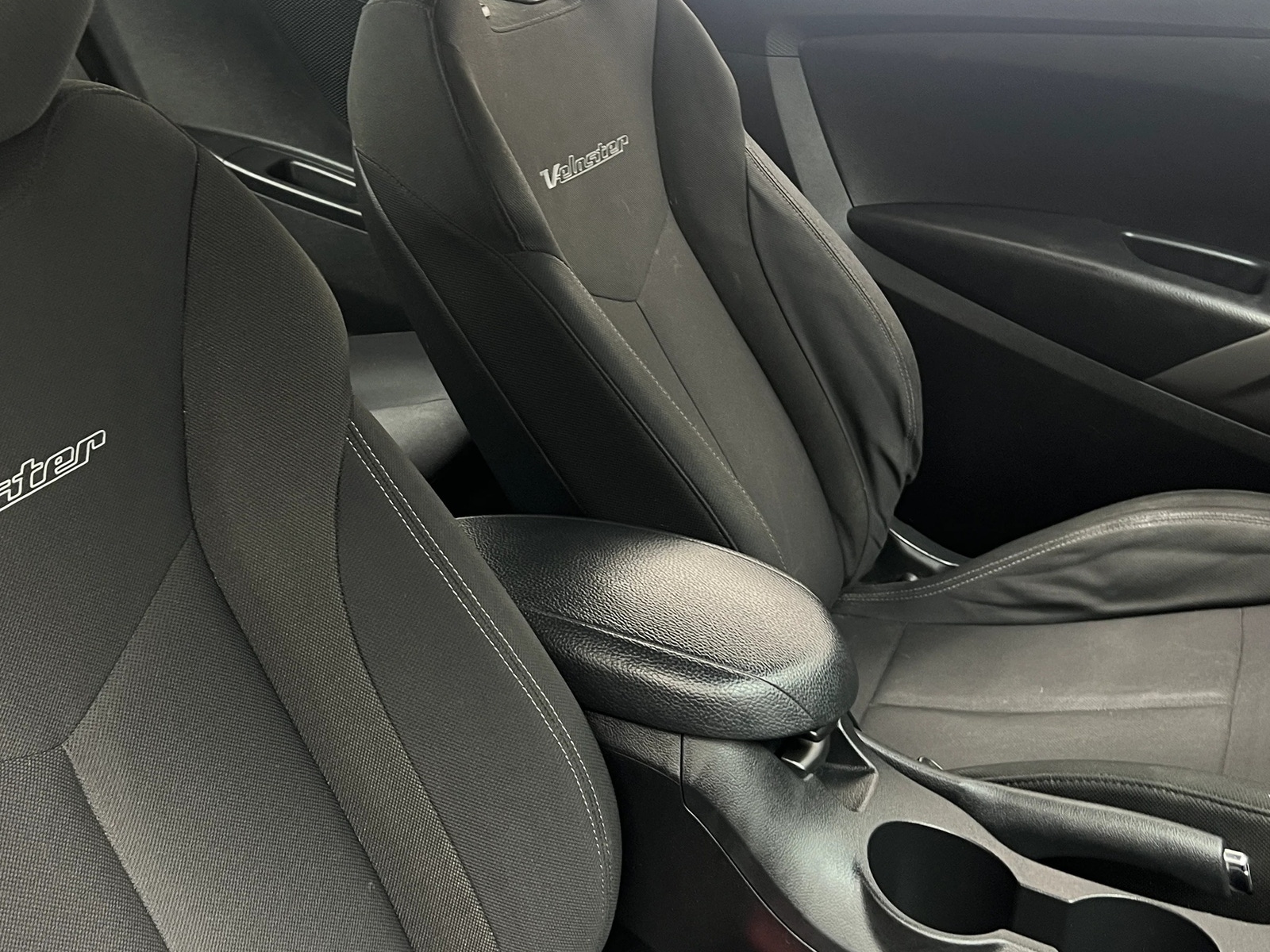 Thumbnail: 2016 Hyundai Veloster - 2