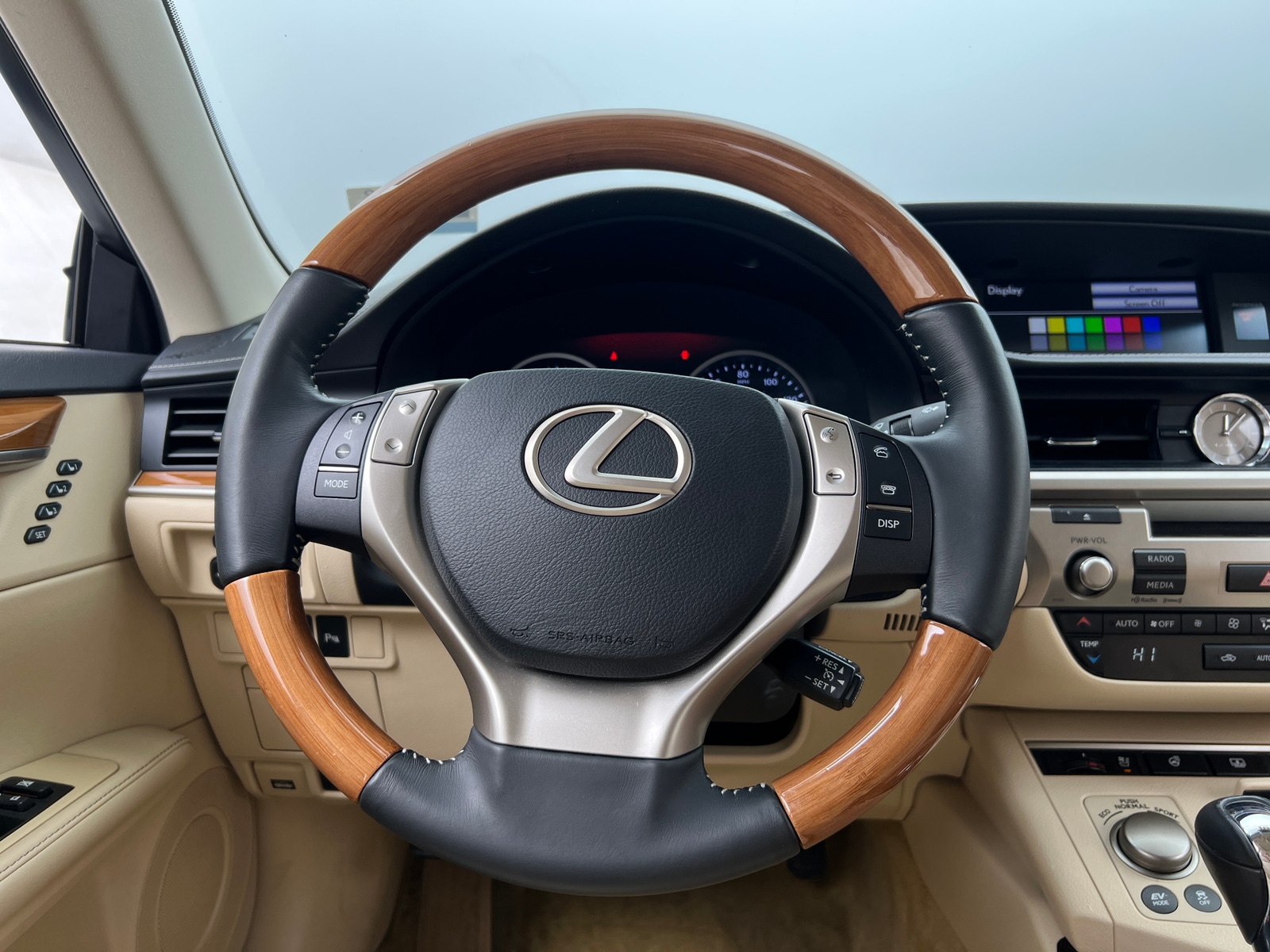 Thumbnail: 2014 Lexus ES - 4