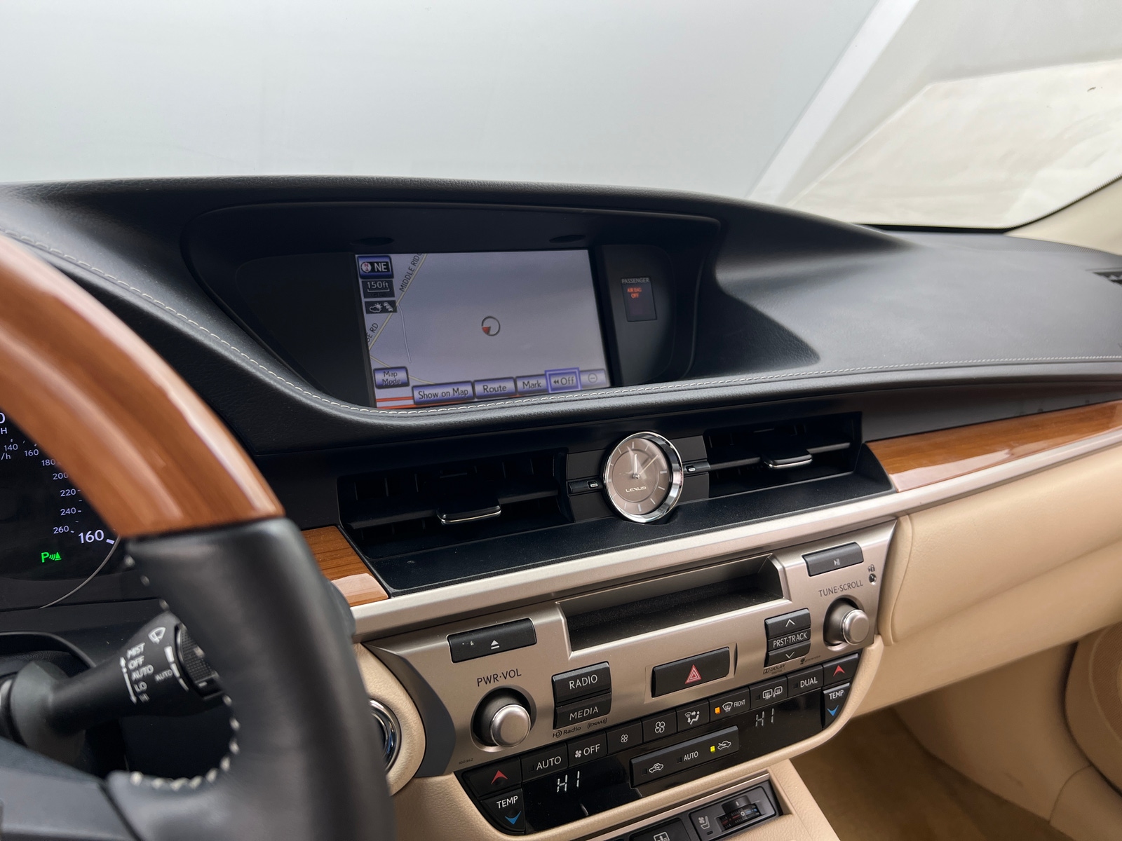 Thumbnail: 2014 Lexus ES - 3