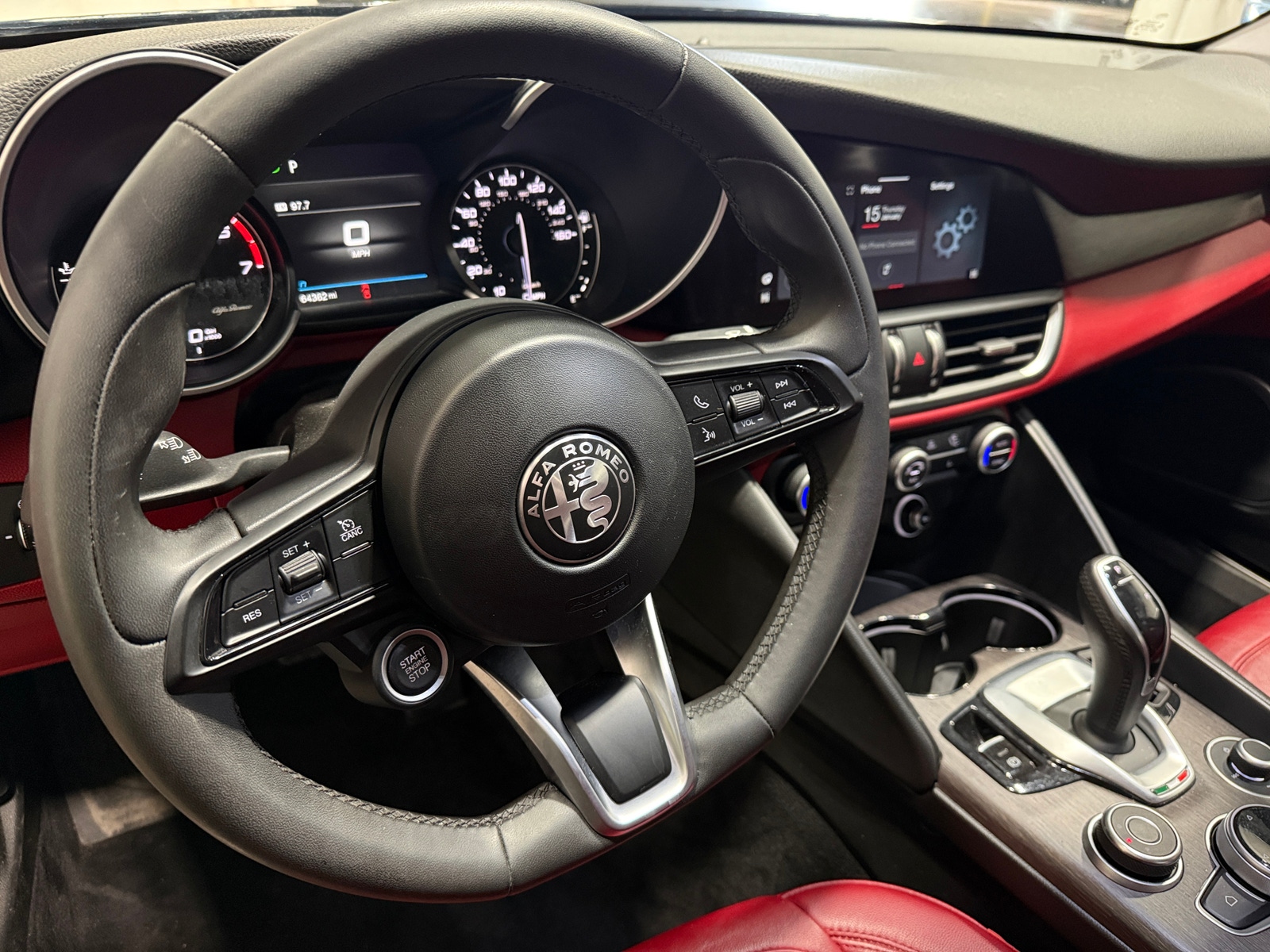 Thumbnail: 2020 Alfa Romeo Giulia - 4