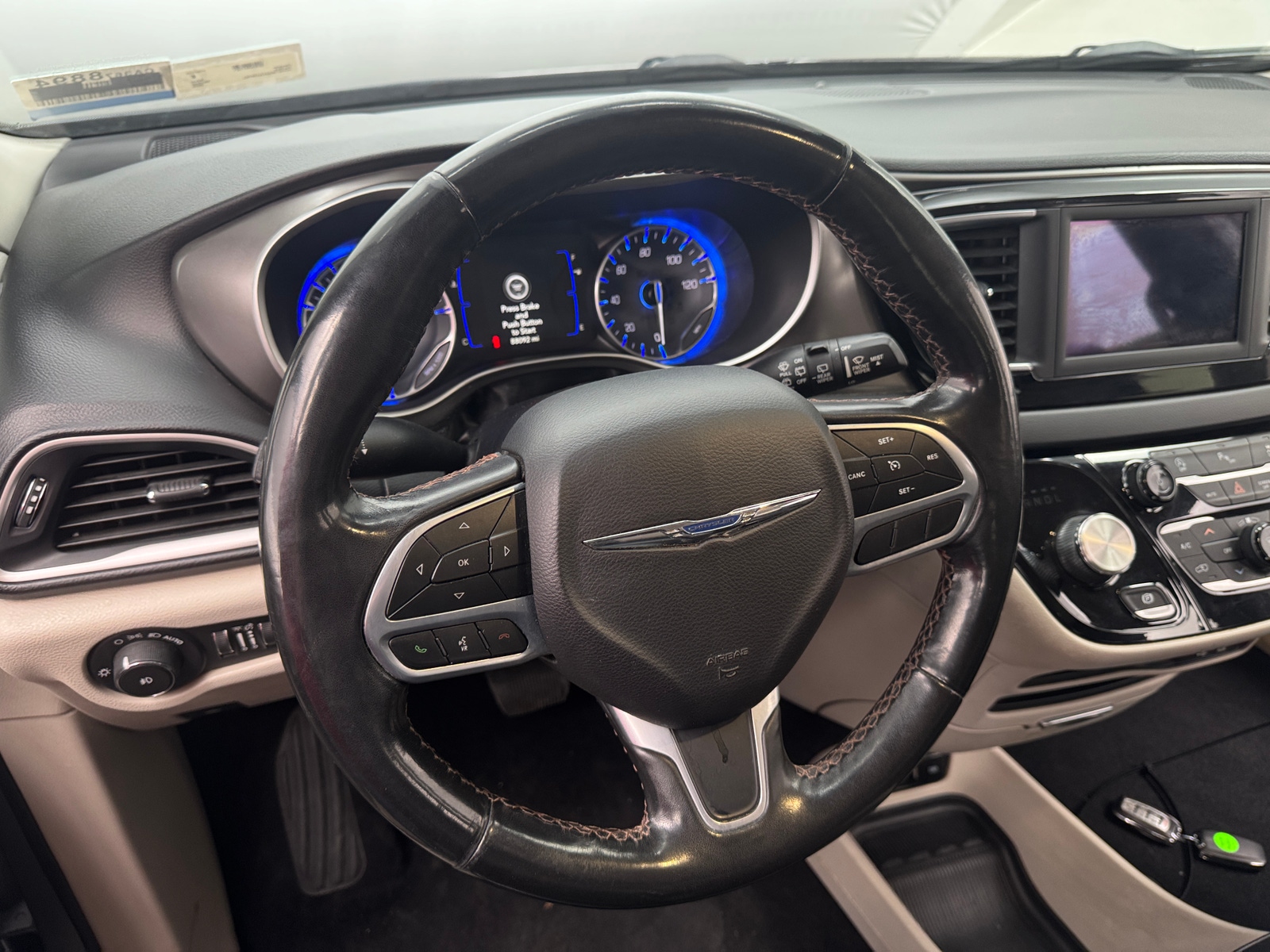 Thumbnail: 2020 Chrysler Pacifica - 4