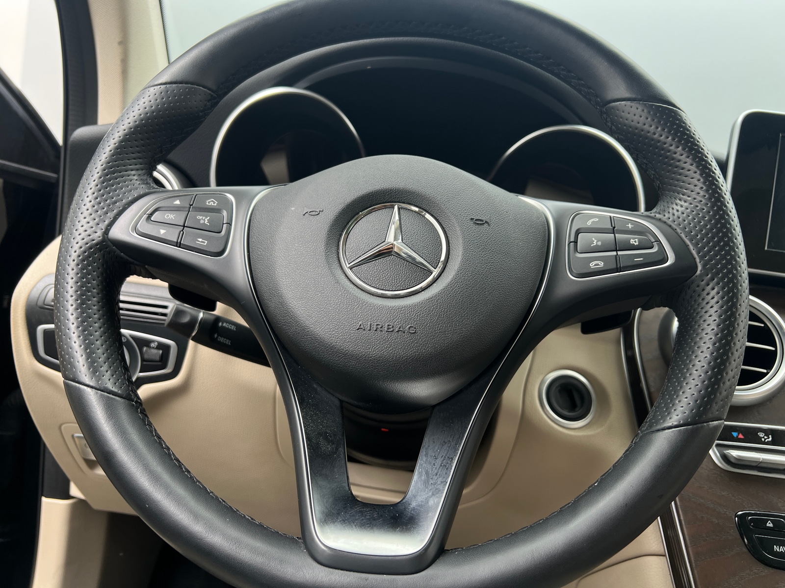 Thumbnail: 2019 Mercedes-Benz GLC - 4