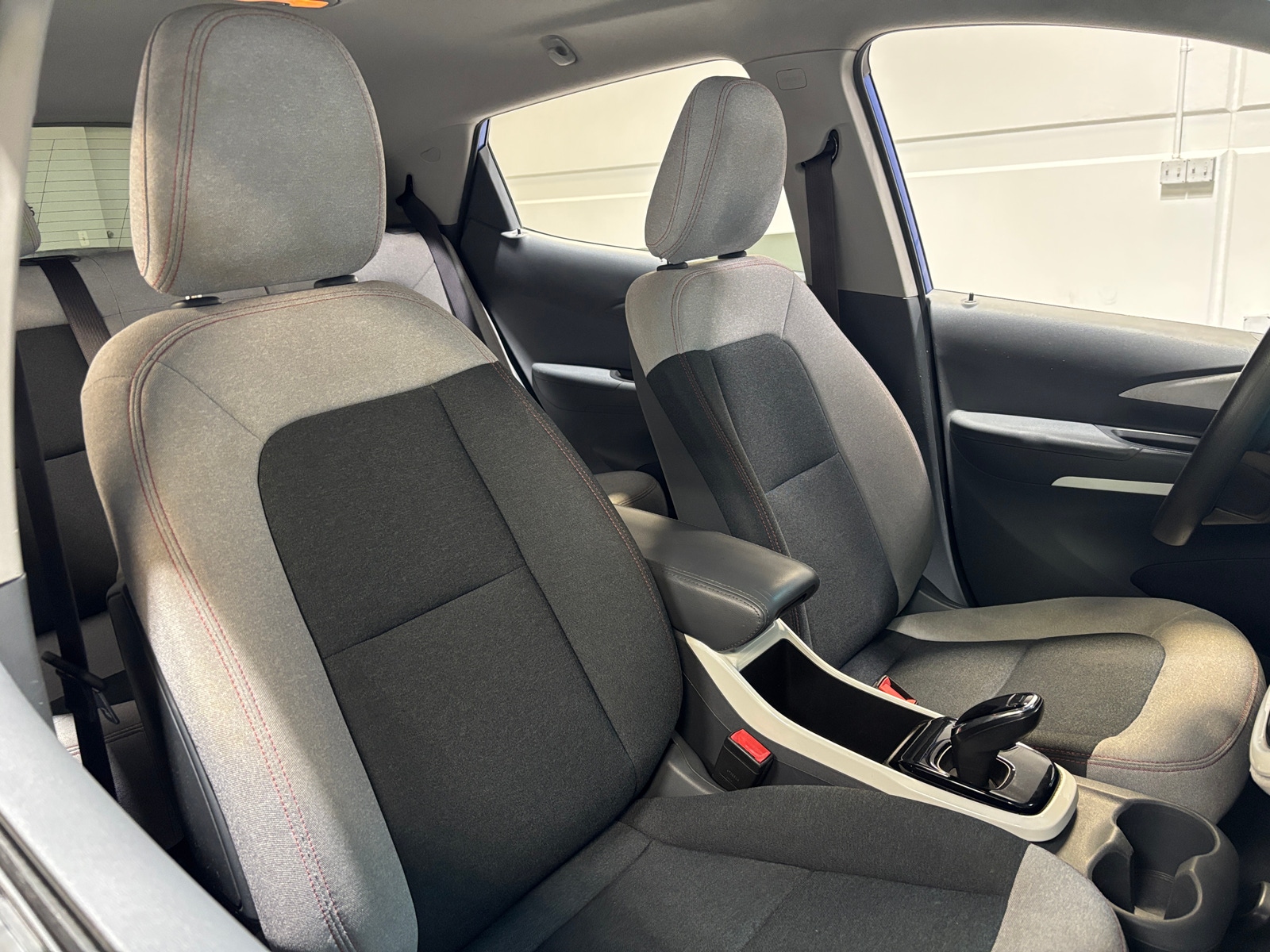 Thumbnail: 2017 Chevrolet Bolt EV - 2