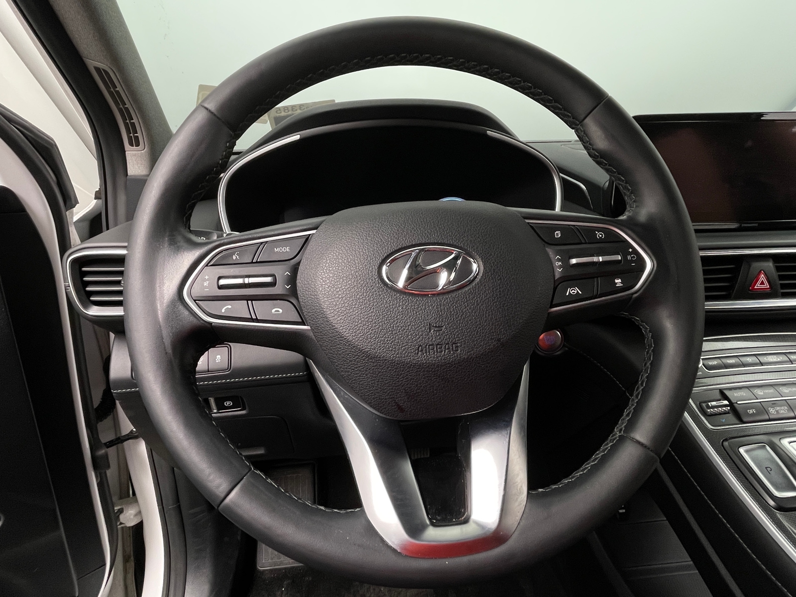 Thumbnail: 2022 Hyundai Santa Fe - 4